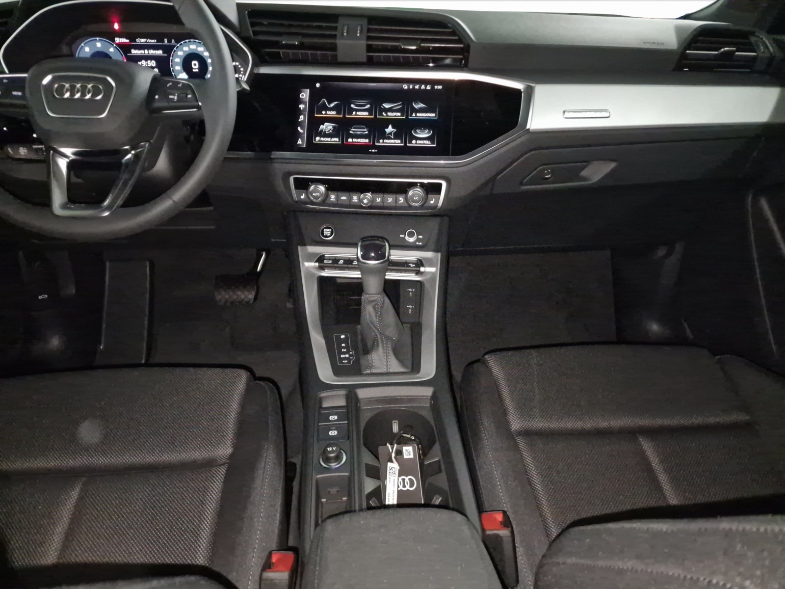 AUDI Q3 40 TDI S line quattro S-tronic-image-6