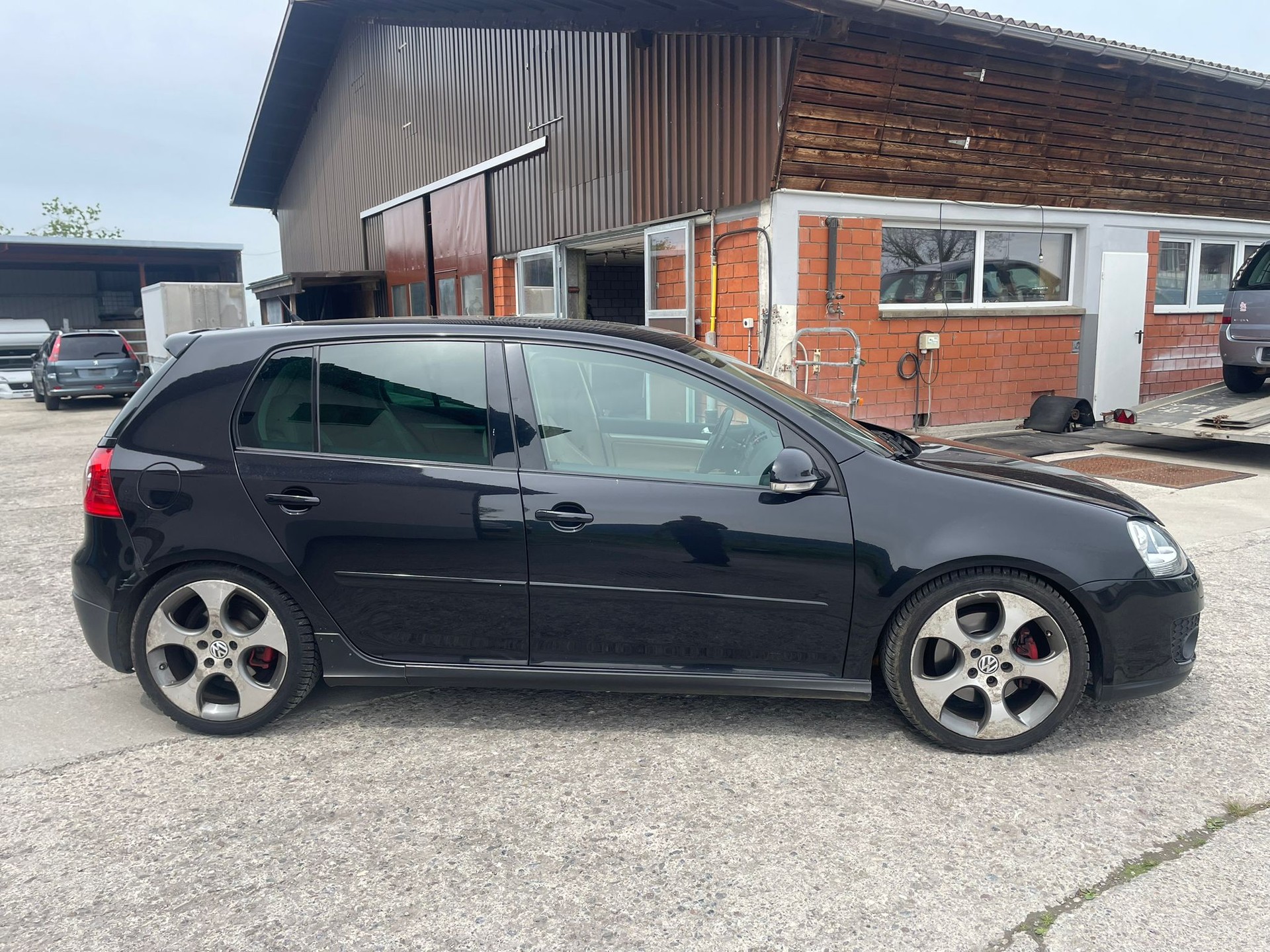 VW Golf 2.0 TFSI GTI-image-1