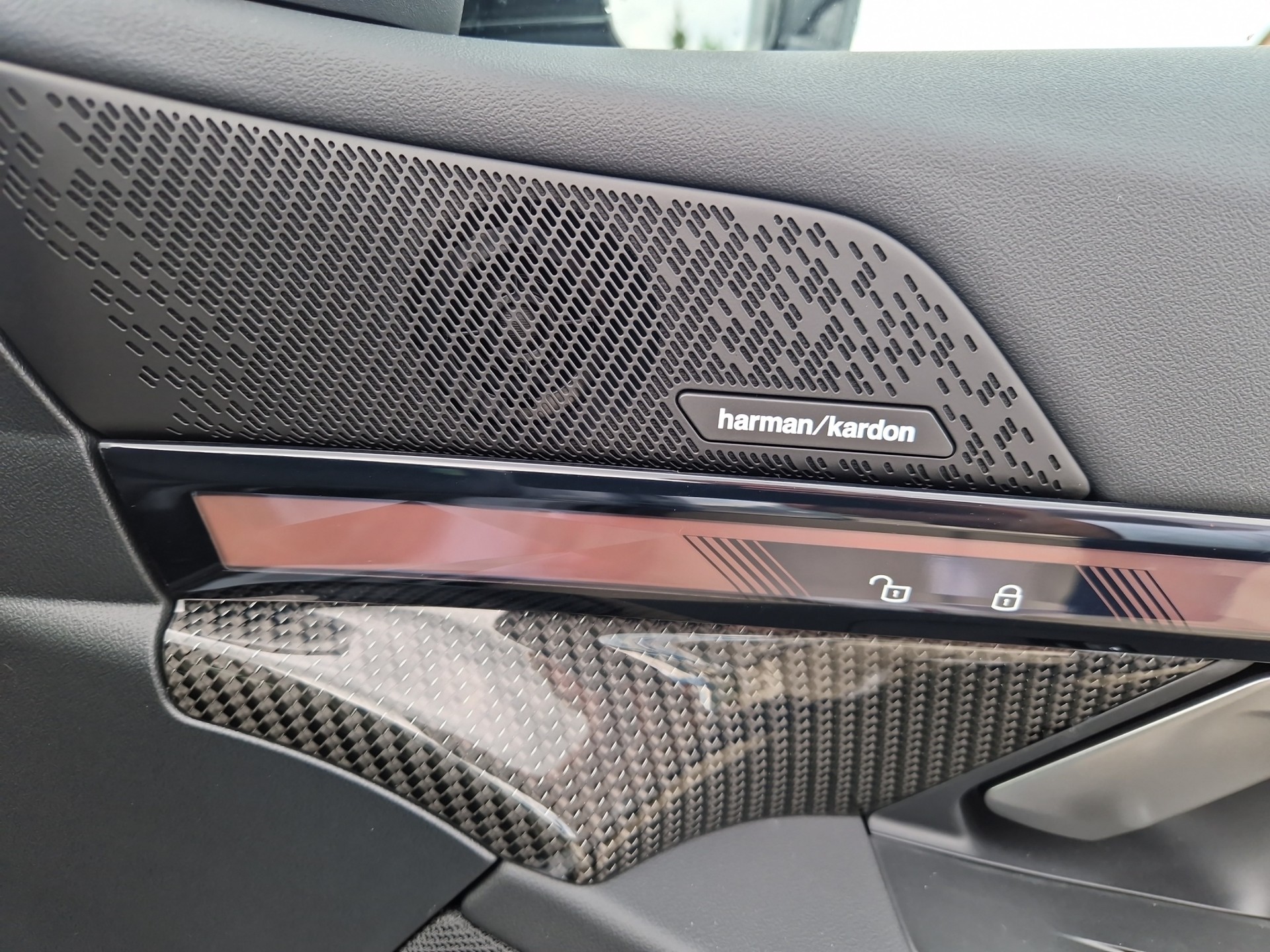BMW i5 M60 xDrive-image-18