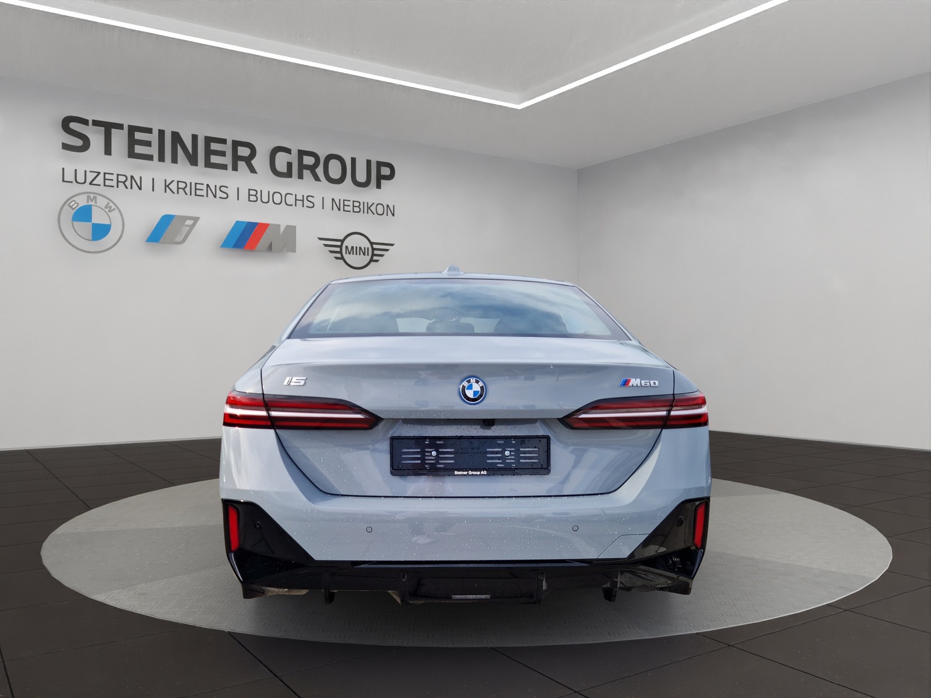 BMW i5 M60 xDrive-image-3