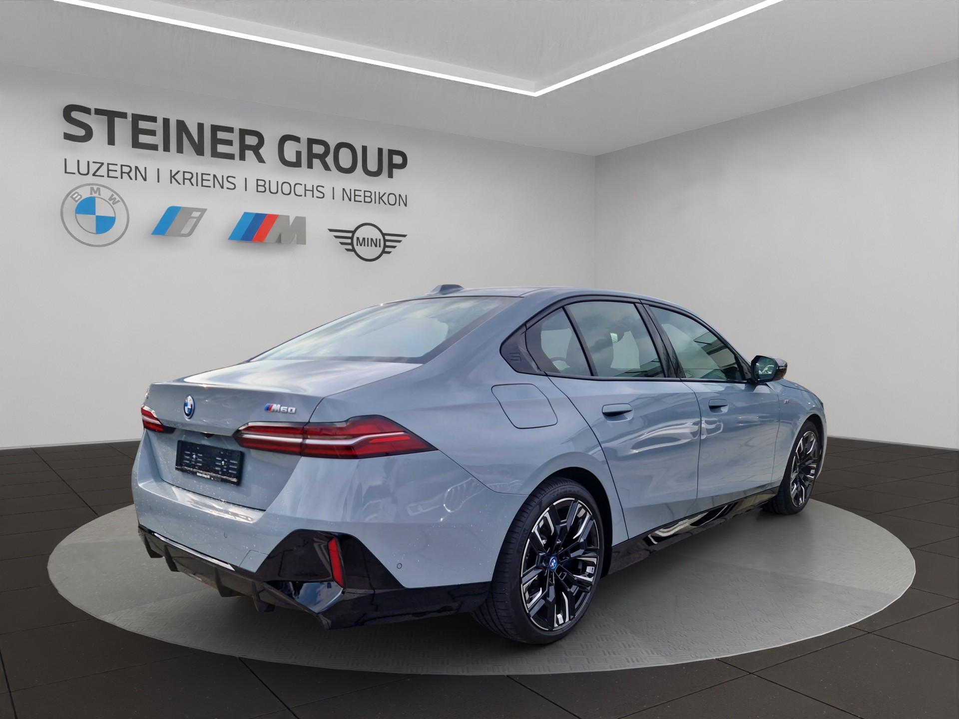 BMW i5 M60 xDrive-image-4