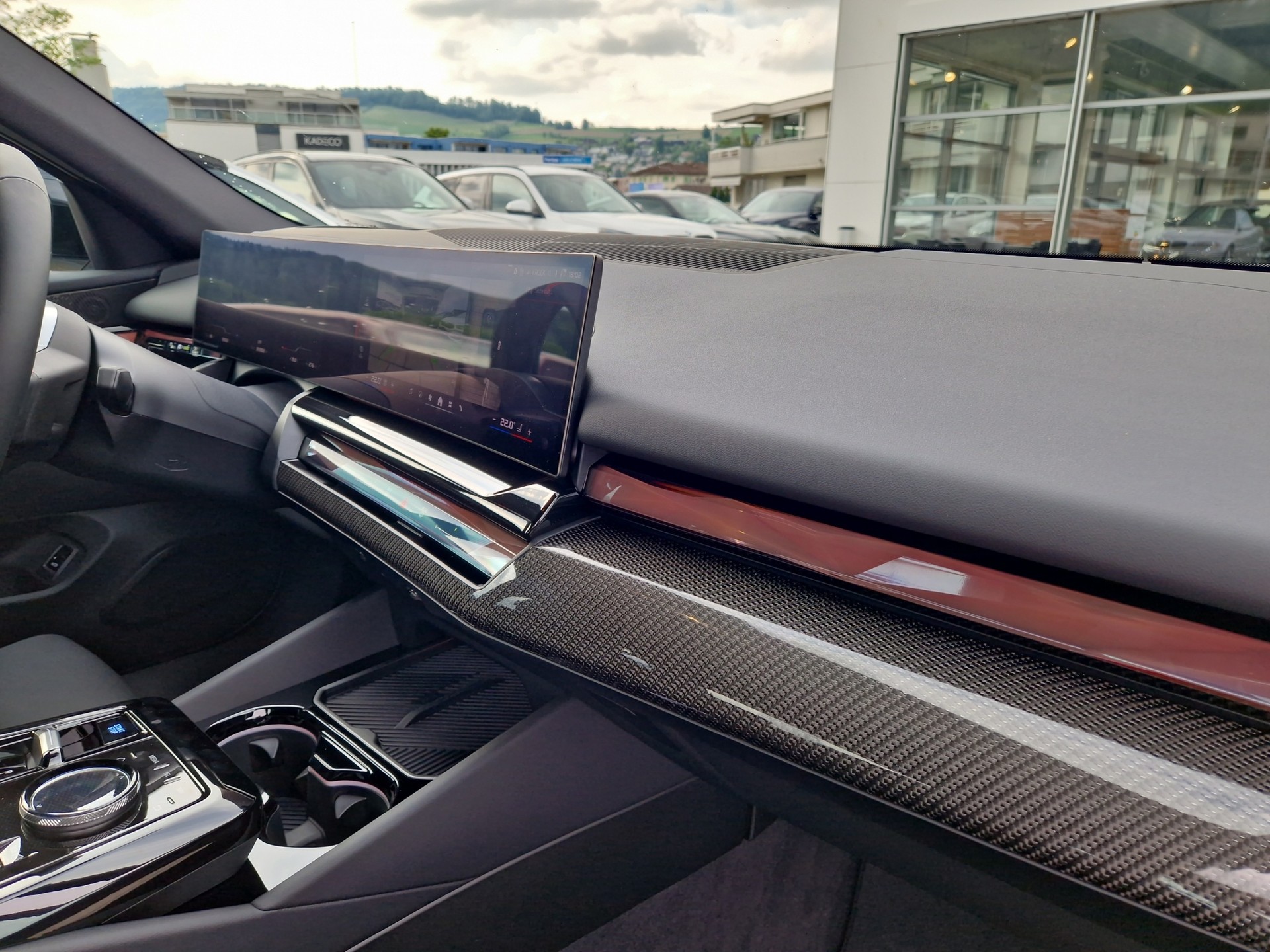 BMW i5 M60 xDrive-image-17