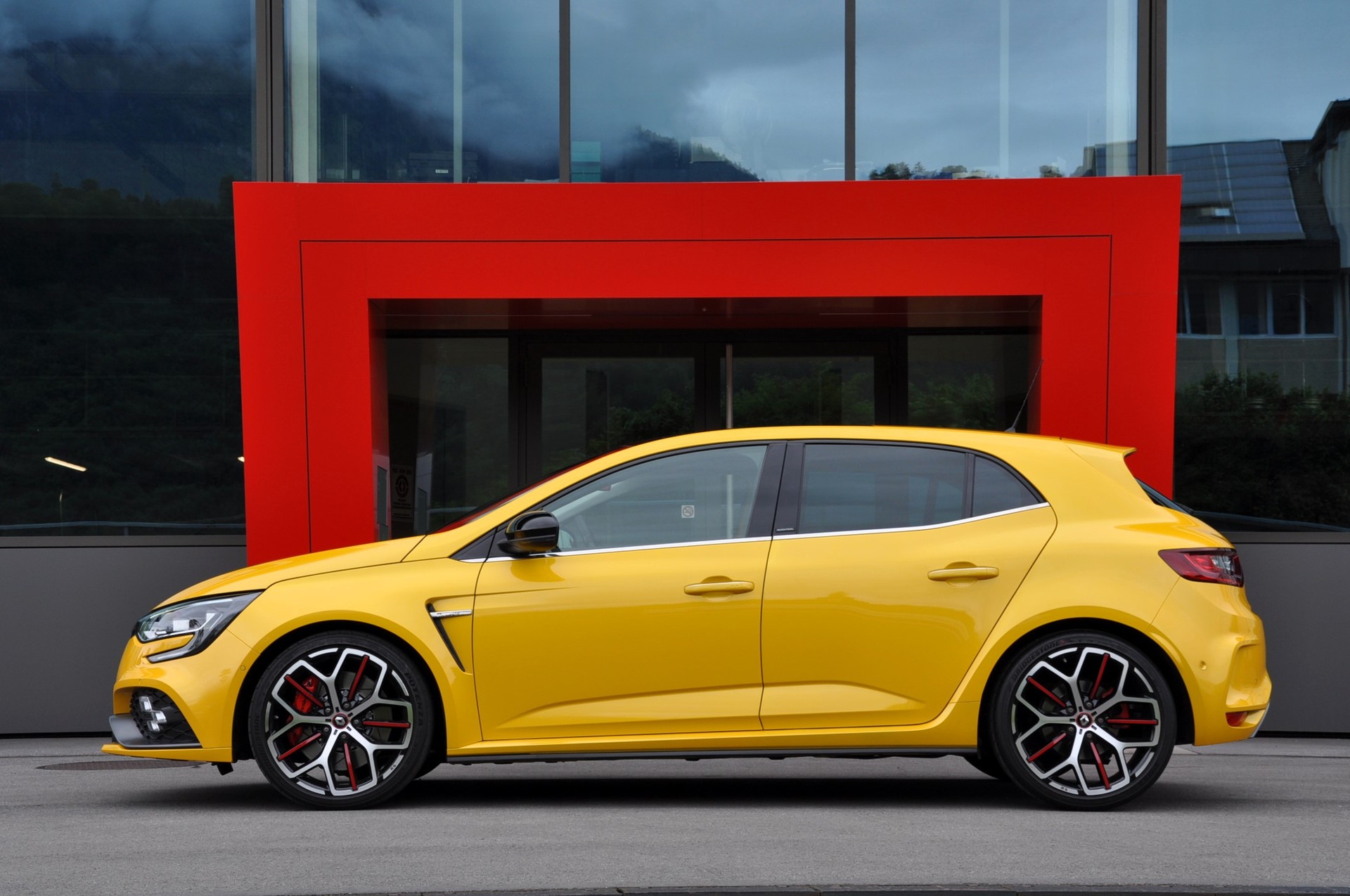 RENAULT Mégane Trophy 300 EDC-image-3