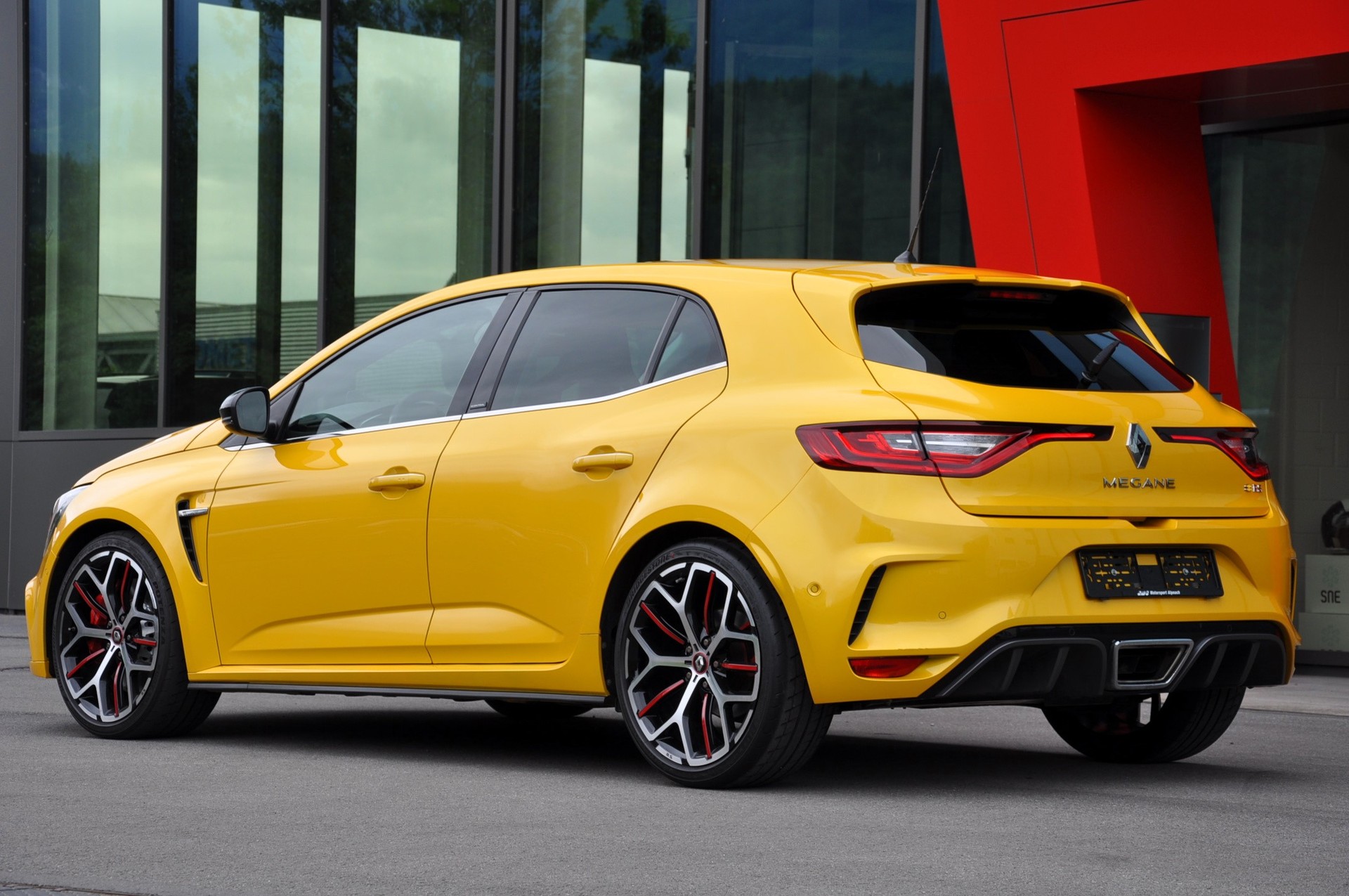 RENAULT Mégane Trophy 300 EDC-image-4