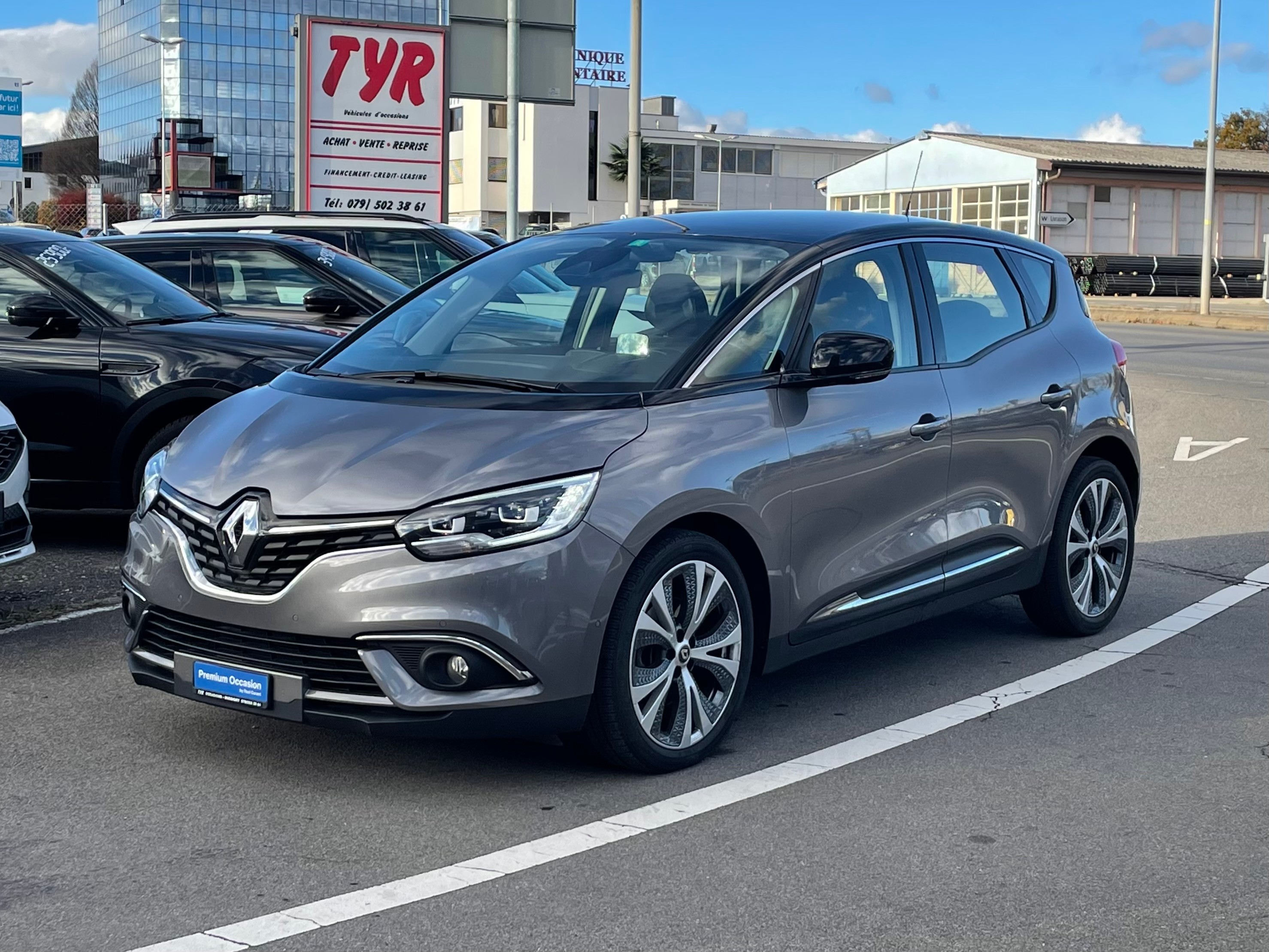 Car photo