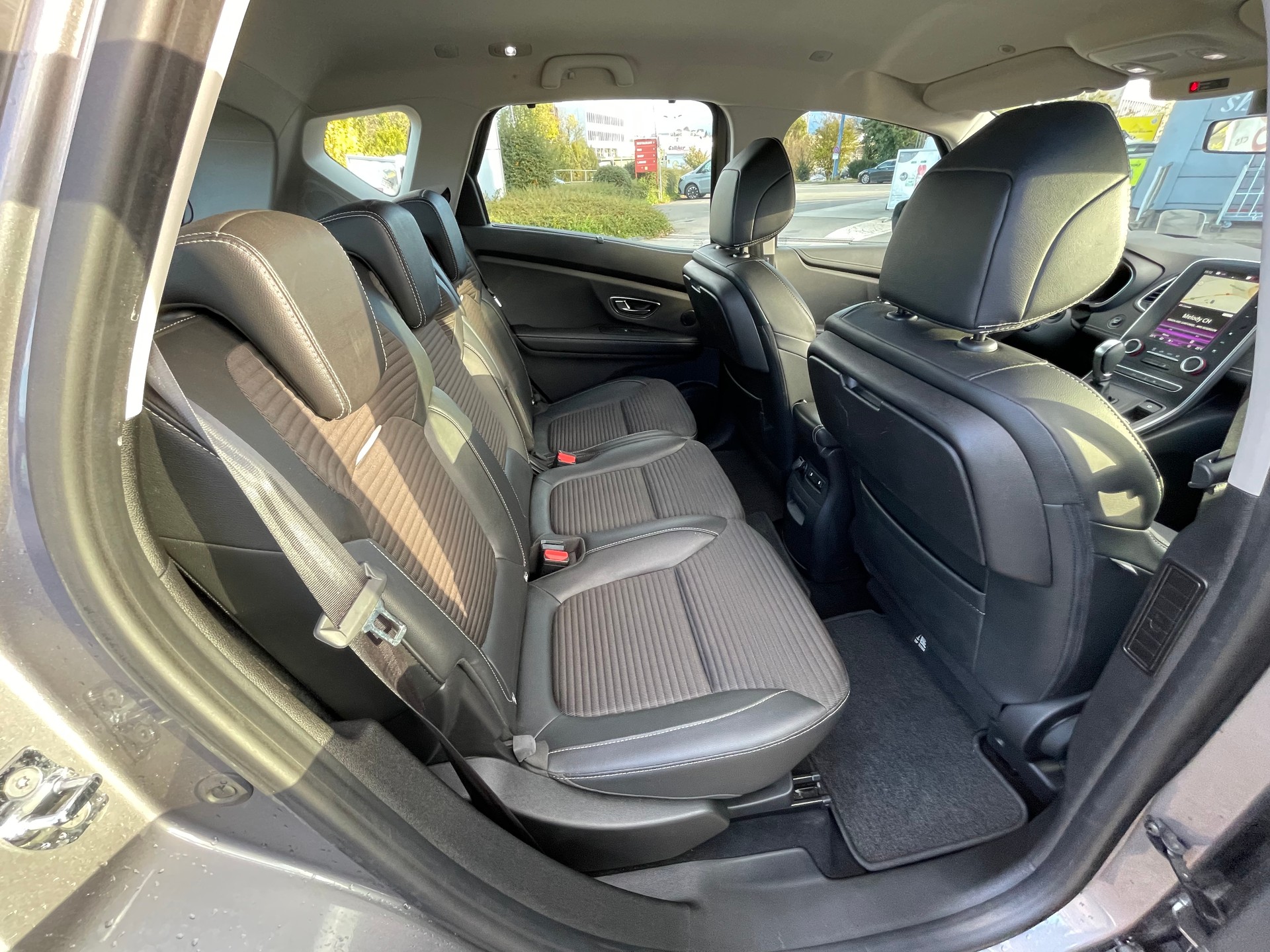 RENAULT Scénic 1.6 dCi Intens EDC-image-5