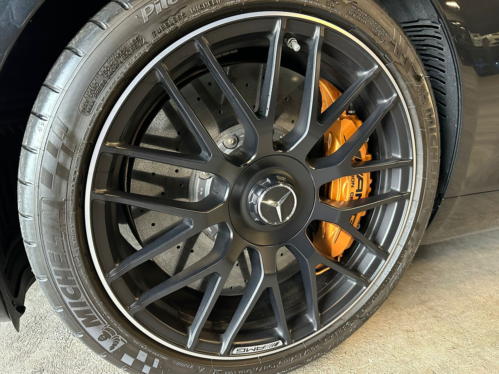 MERCEDES-BENZ AMG GT S Speedshift DCT Vollausstattung-image-2