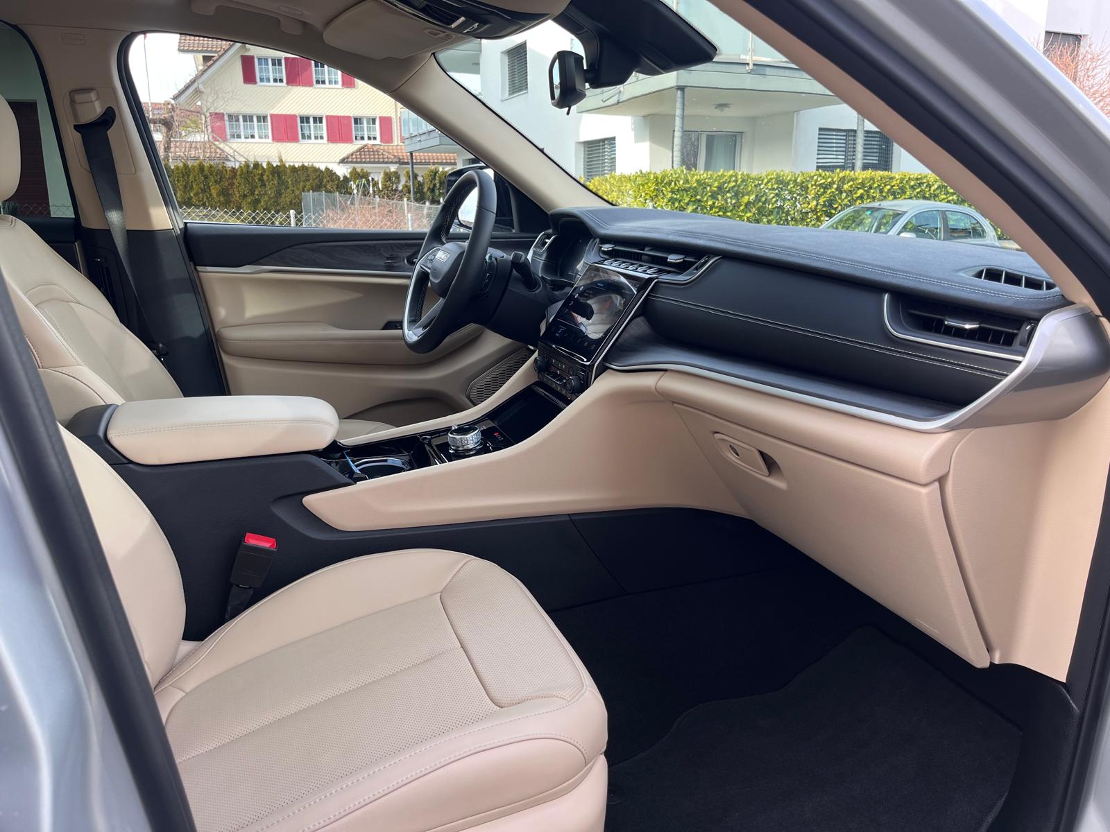 JEEP 3.6-V6 LIMITED AWD 4x4 Lang 48Mt Gara-image-12