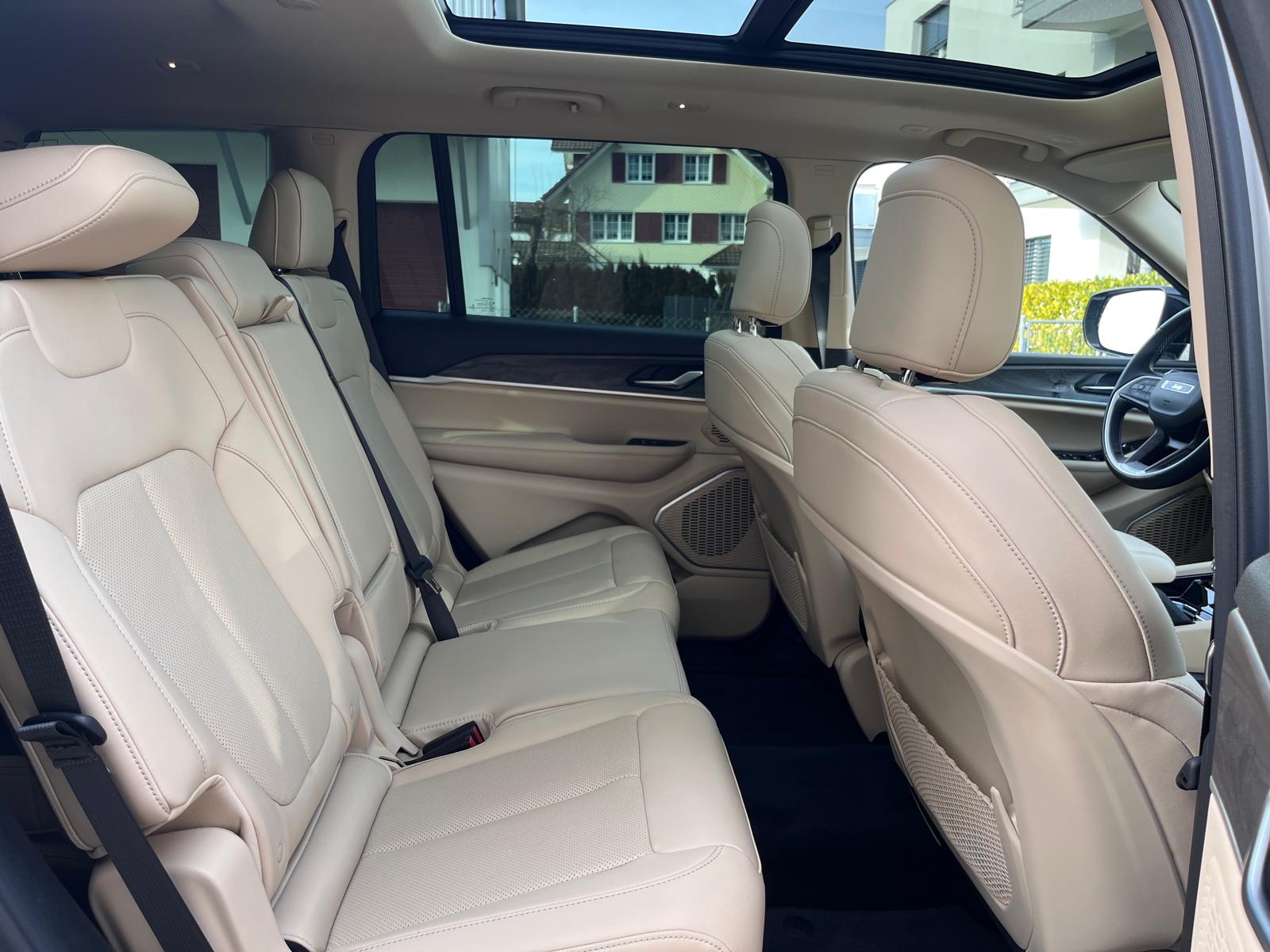 JEEP 3.6-V6 LIMITED AWD 4x4 Lang 48Mt Gara-image-14