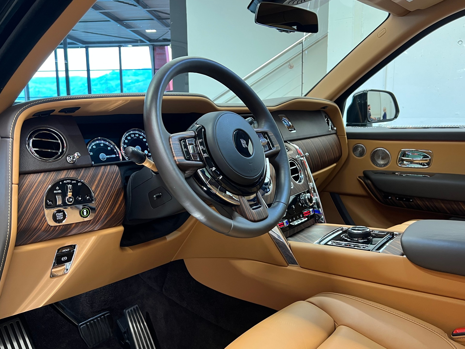 ROLLS-ROYCE Cullinan 6.7 V12-image-10