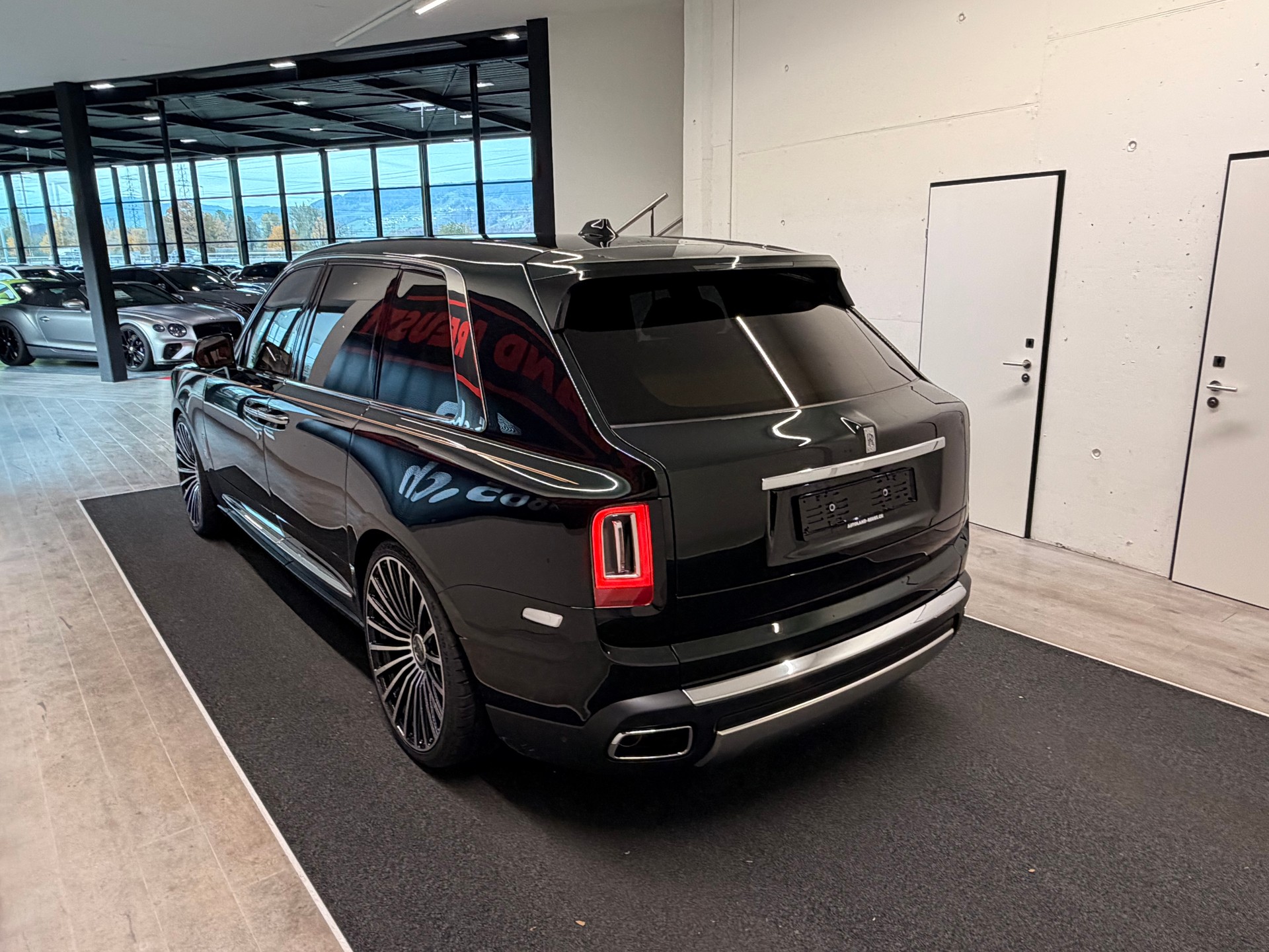 ROLLS-ROYCE Cullinan 6.7 V12-image-9