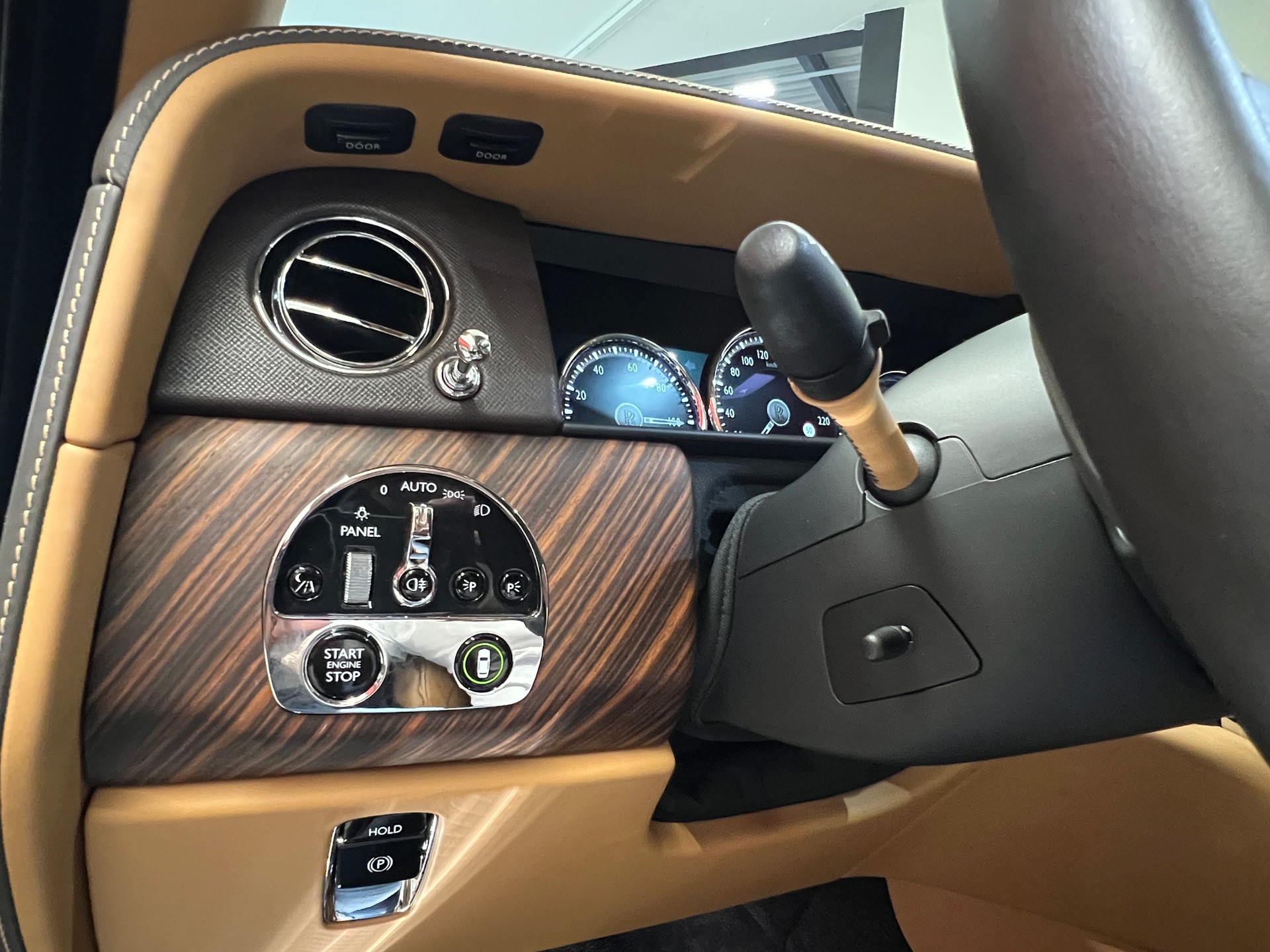 ROLLS-ROYCE Cullinan 6.7 V12-image-27