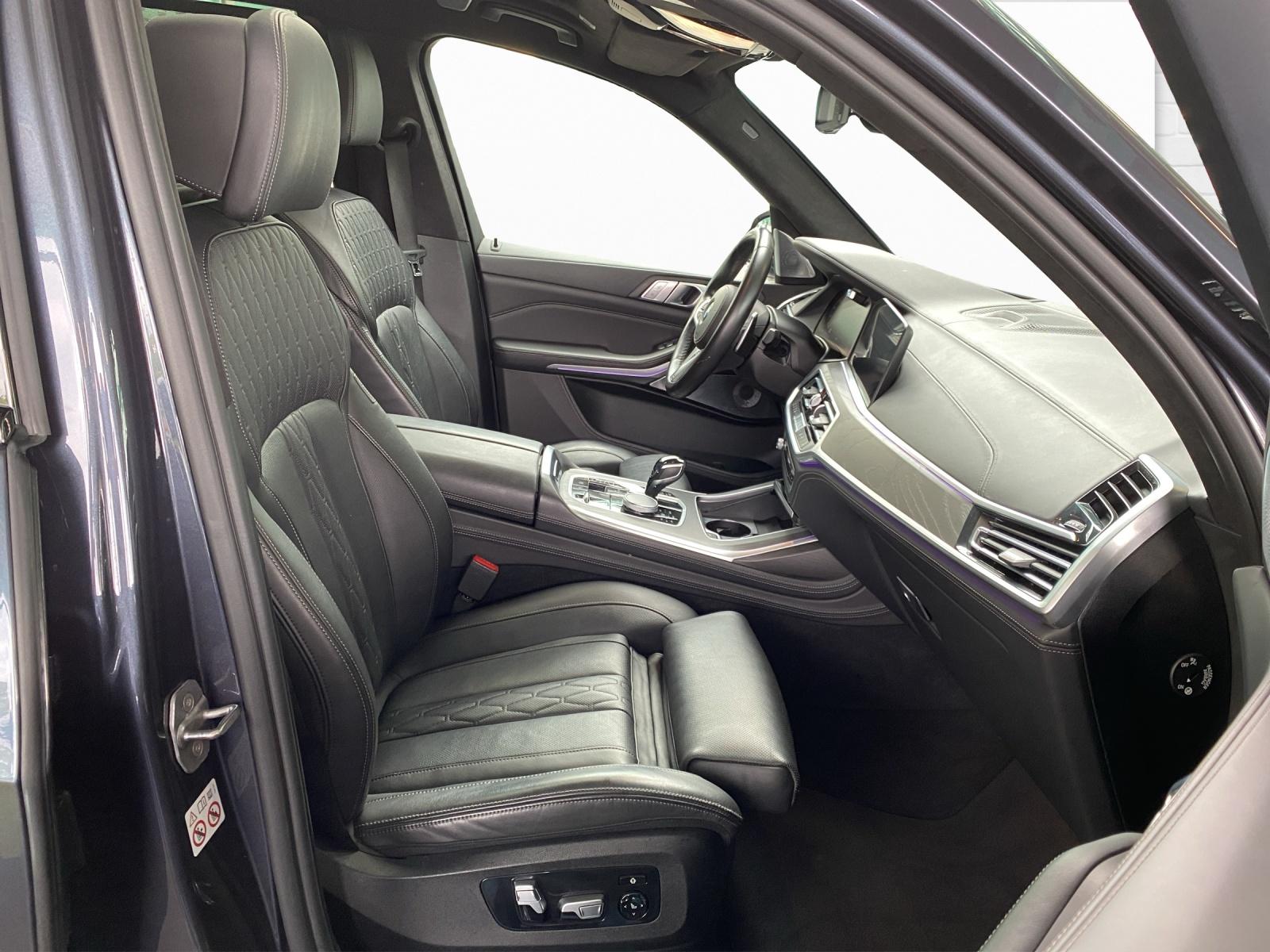 BMW X7 M50i-image-9