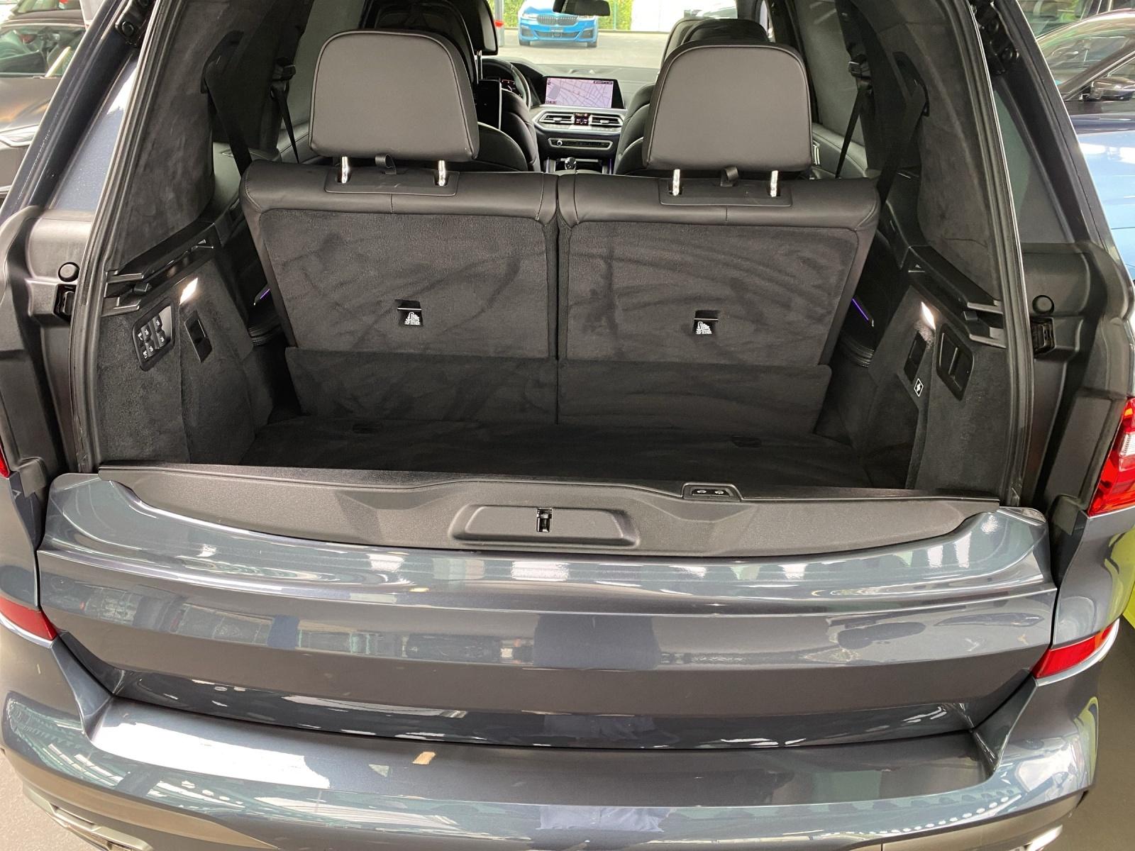 BMW X7 M50i-image-19