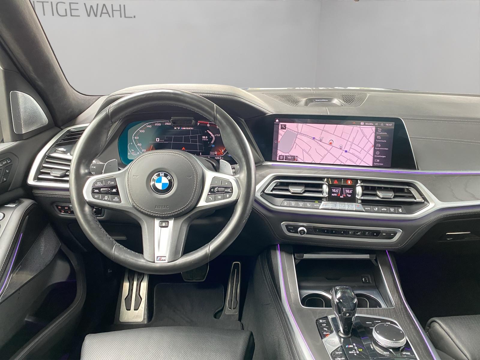 BMW X7 M50i-image-5