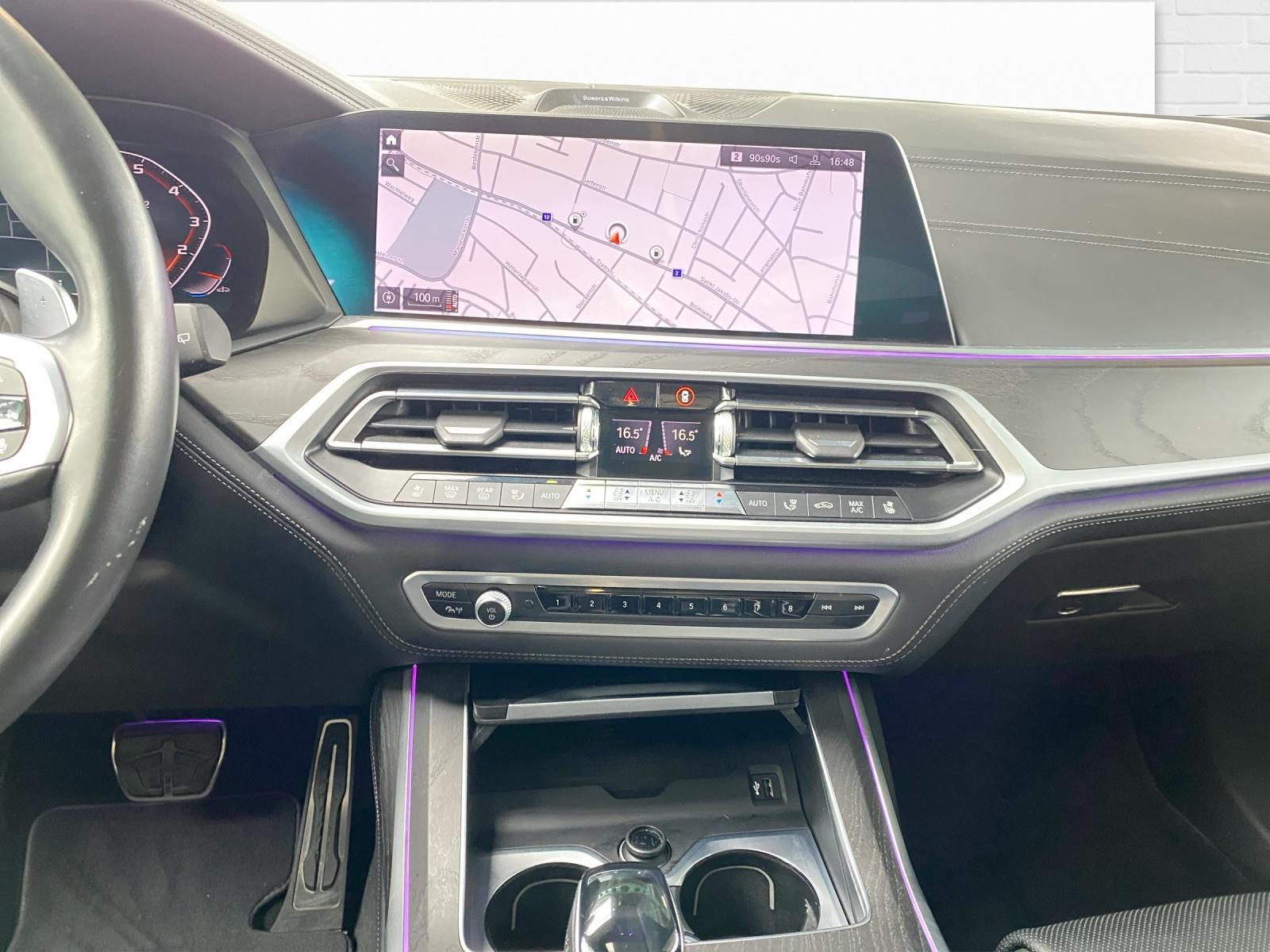 BMW X7 M50i-image-8