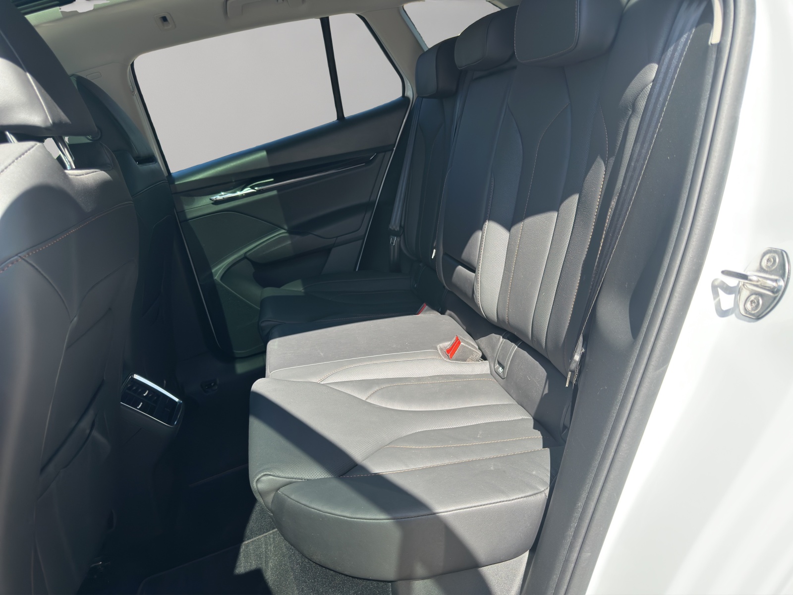 SKODA Enyaq iV 60-image-16
