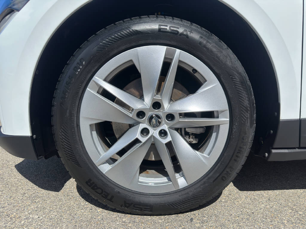 SKODA Enyaq iV 60-image-7