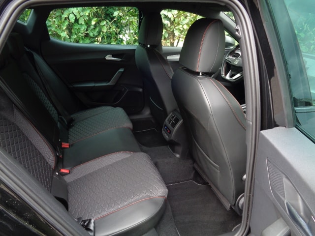 SEAT Leon 1.5 eTSI mHEV DSG FR-image-5
