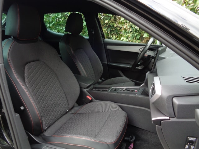 SEAT Leon 1.5 eTSI mHEV DSG FR-image-4