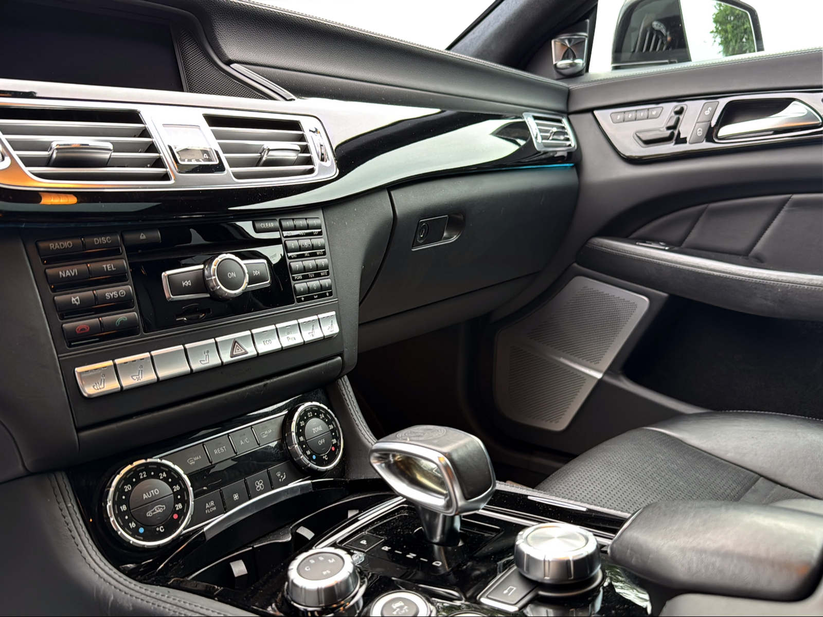 MERCEDES-BENZ CLS Shooting Brake 63 AMG 4Matic Speedshift MCT-image-17