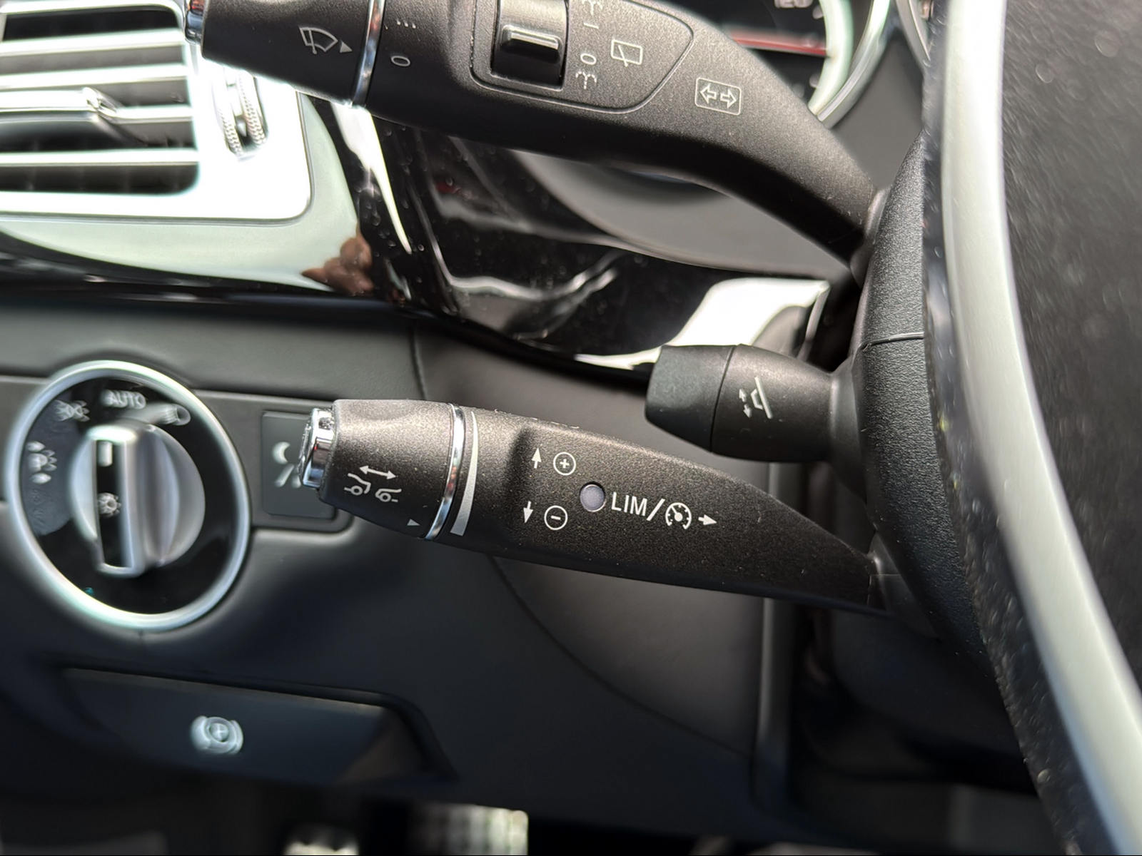 MERCEDES-BENZ CLS Shooting Brake 63 AMG 4Matic Speedshift MCT-image-25