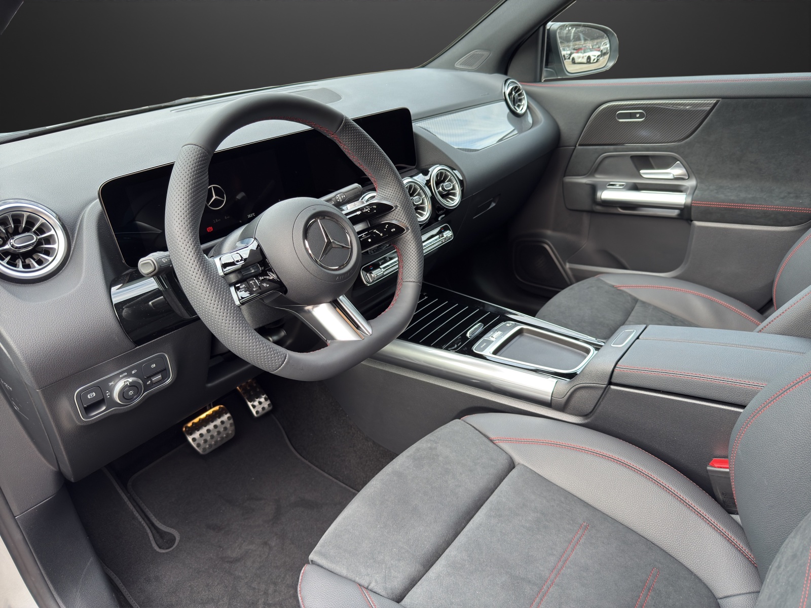 MERCEDES-BENZ GLA 200 7G-DCT Night Star-image-9
