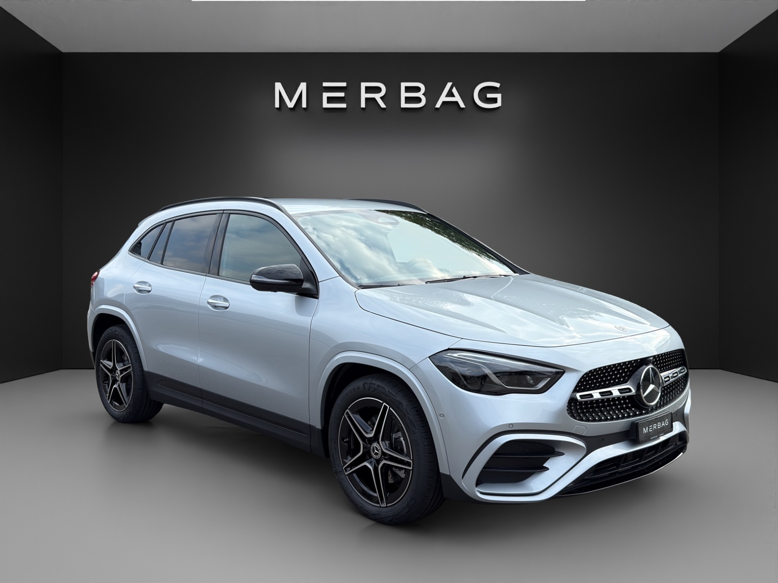 MERCEDES-BENZ GLA 200 7G-DCT Night Star-image-5