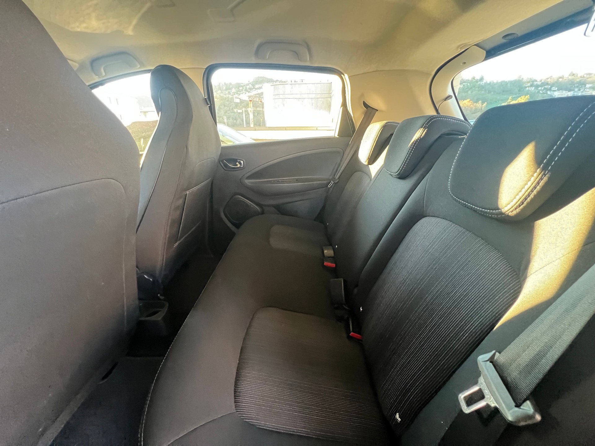 RENAULT Zoe Limited R110 (Batterie Miete)-image-8