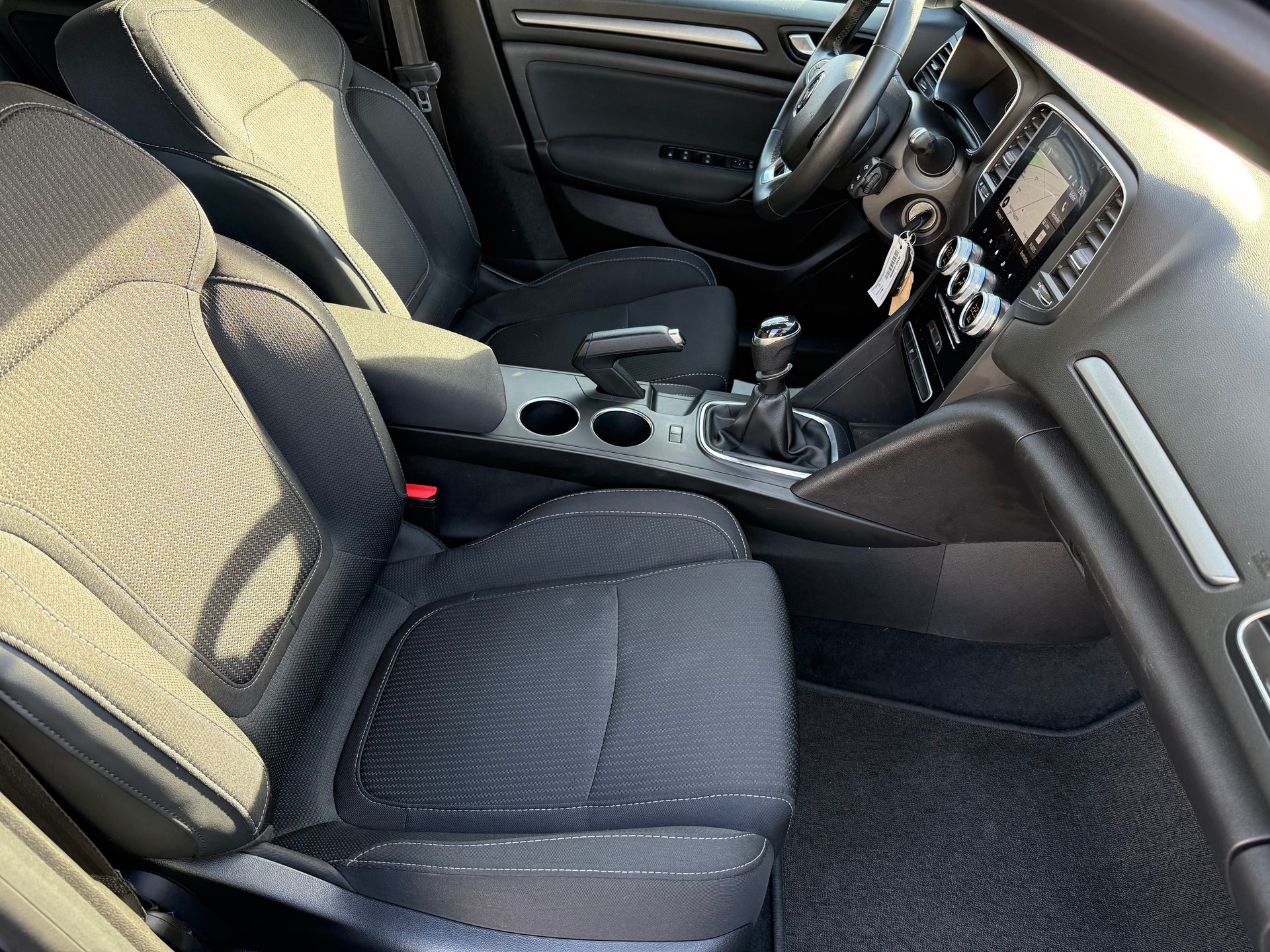 RENAULT Mégane Berline 1.3 16V Turbo Zen-image-10