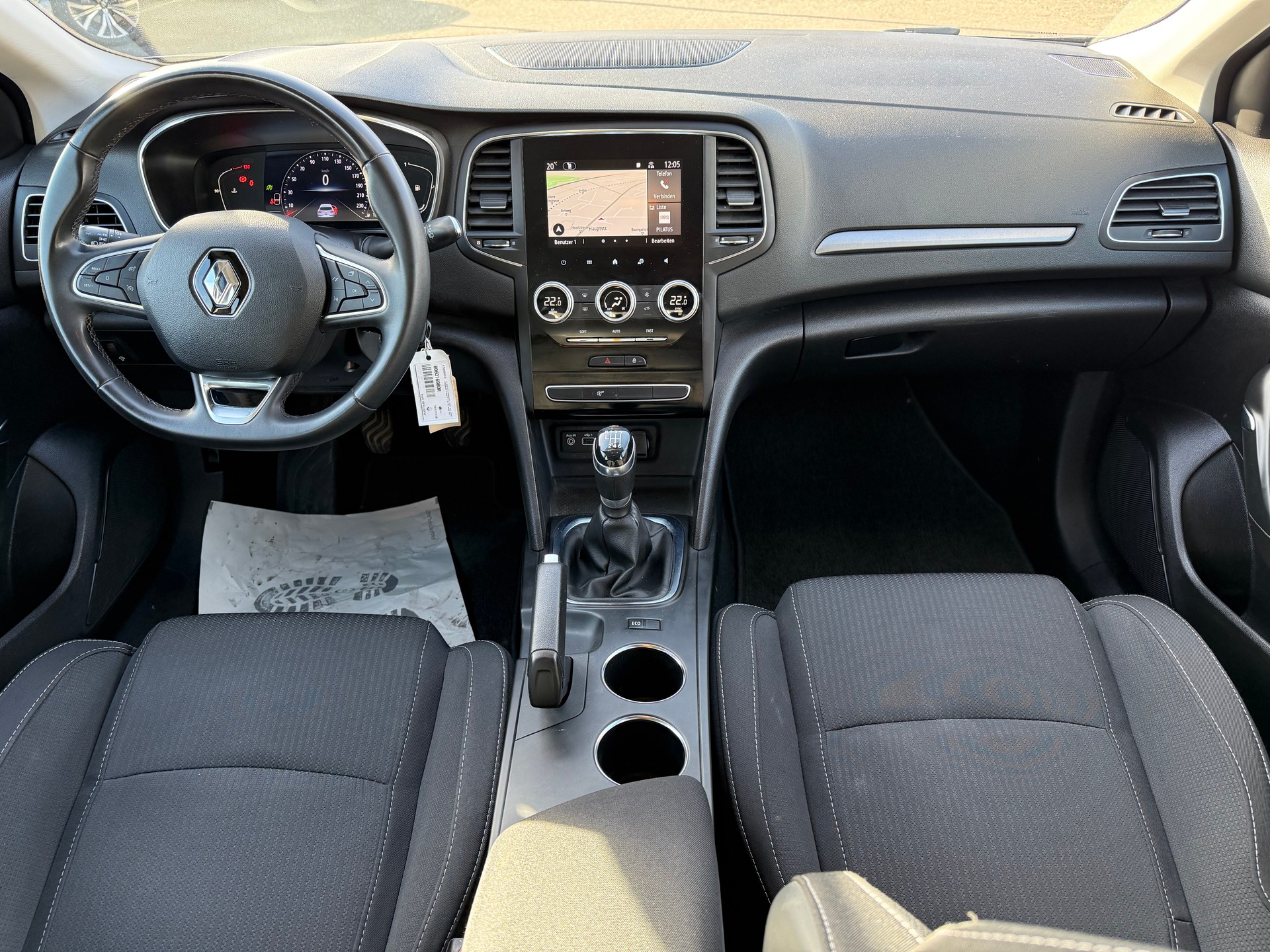 RENAULT Mégane Berline 1.3 16V Turbo Zen-image-8