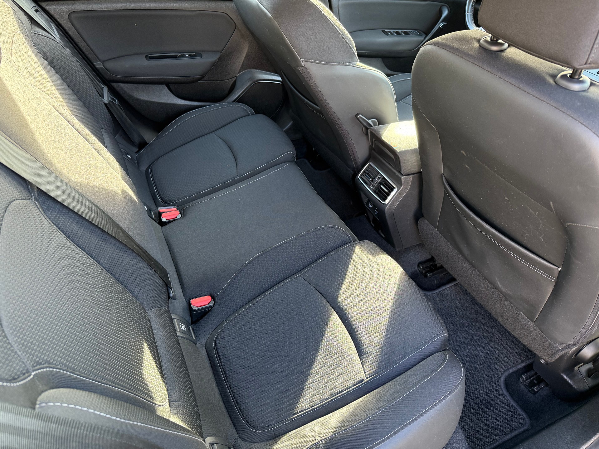 RENAULT Mégane Berline 1.3 16V Turbo Zen-image-11