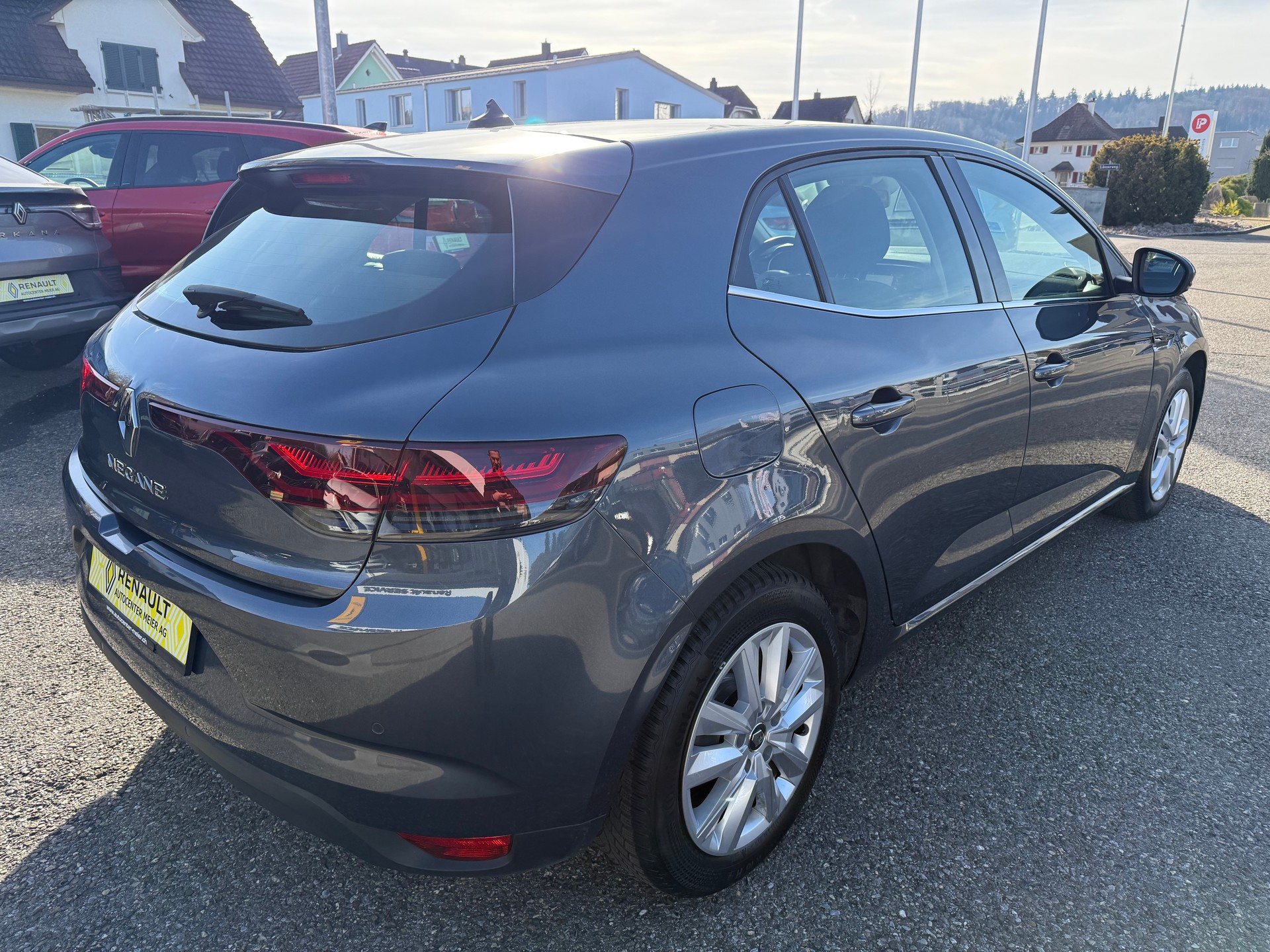 RENAULT Mégane Berline 1.3 16V Turbo Zen-image-5