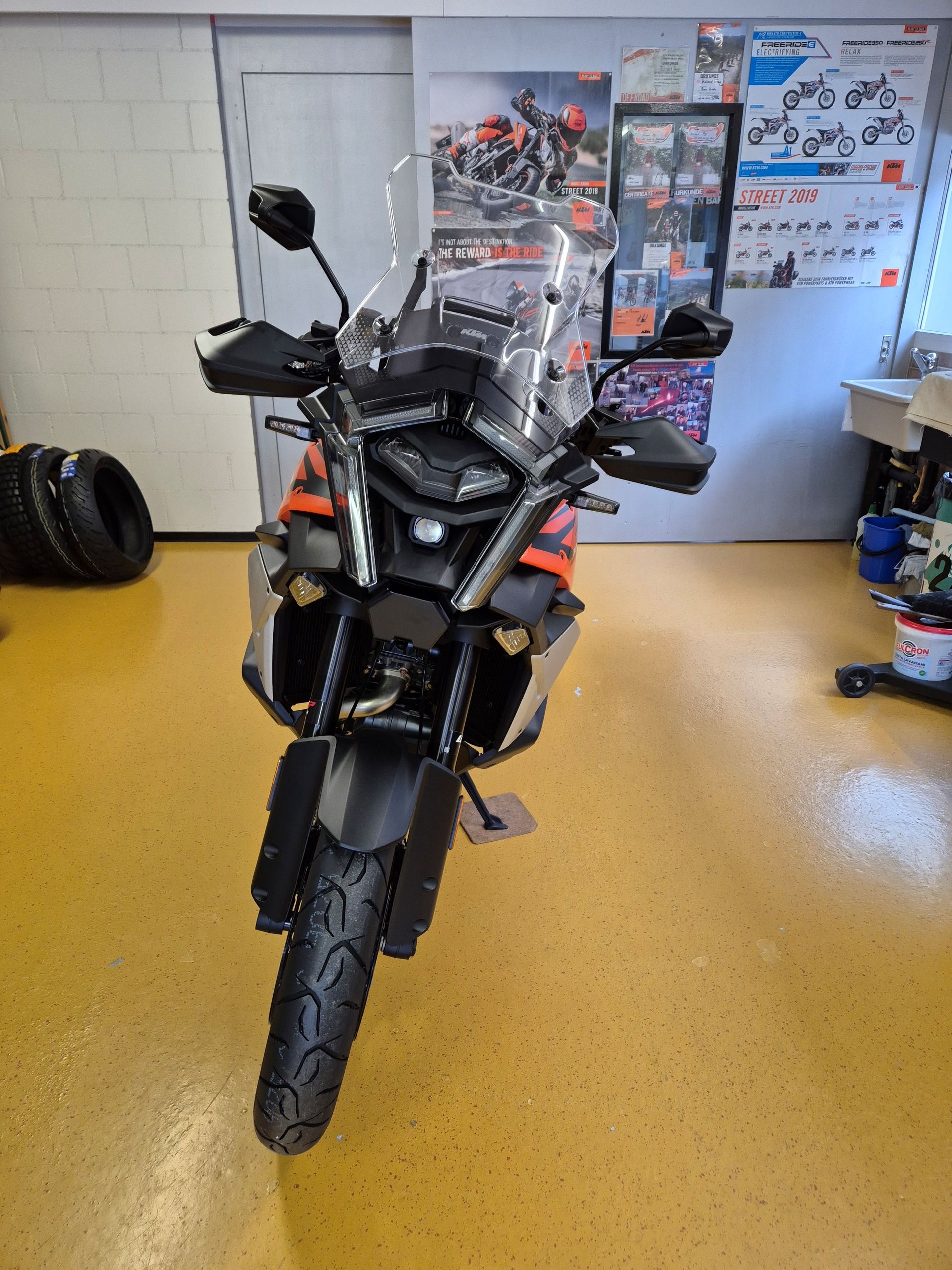 KTM 1390 Super Adventure S EVO-image-1