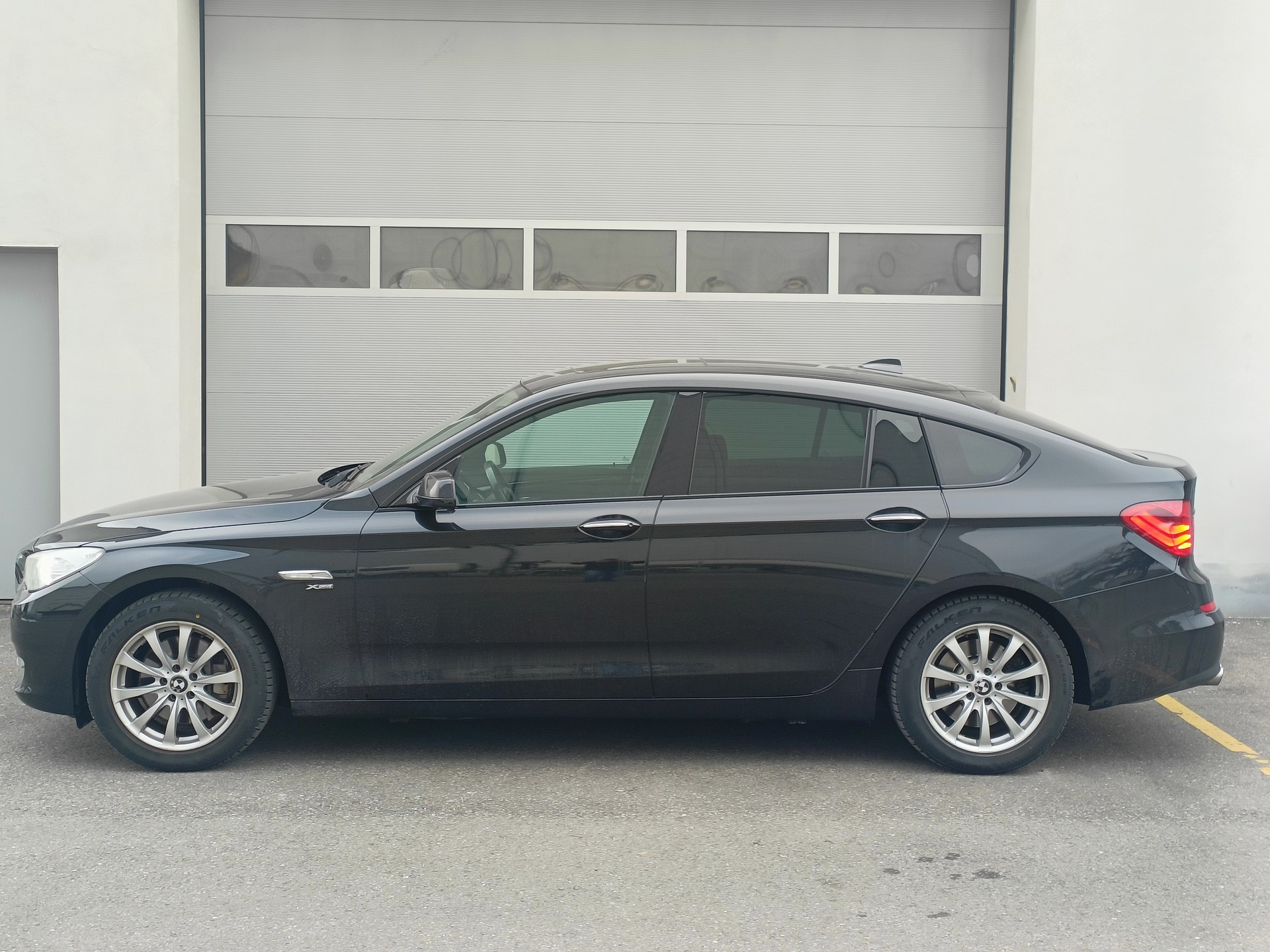 BMW 530d GT Sport 4x4-image-1