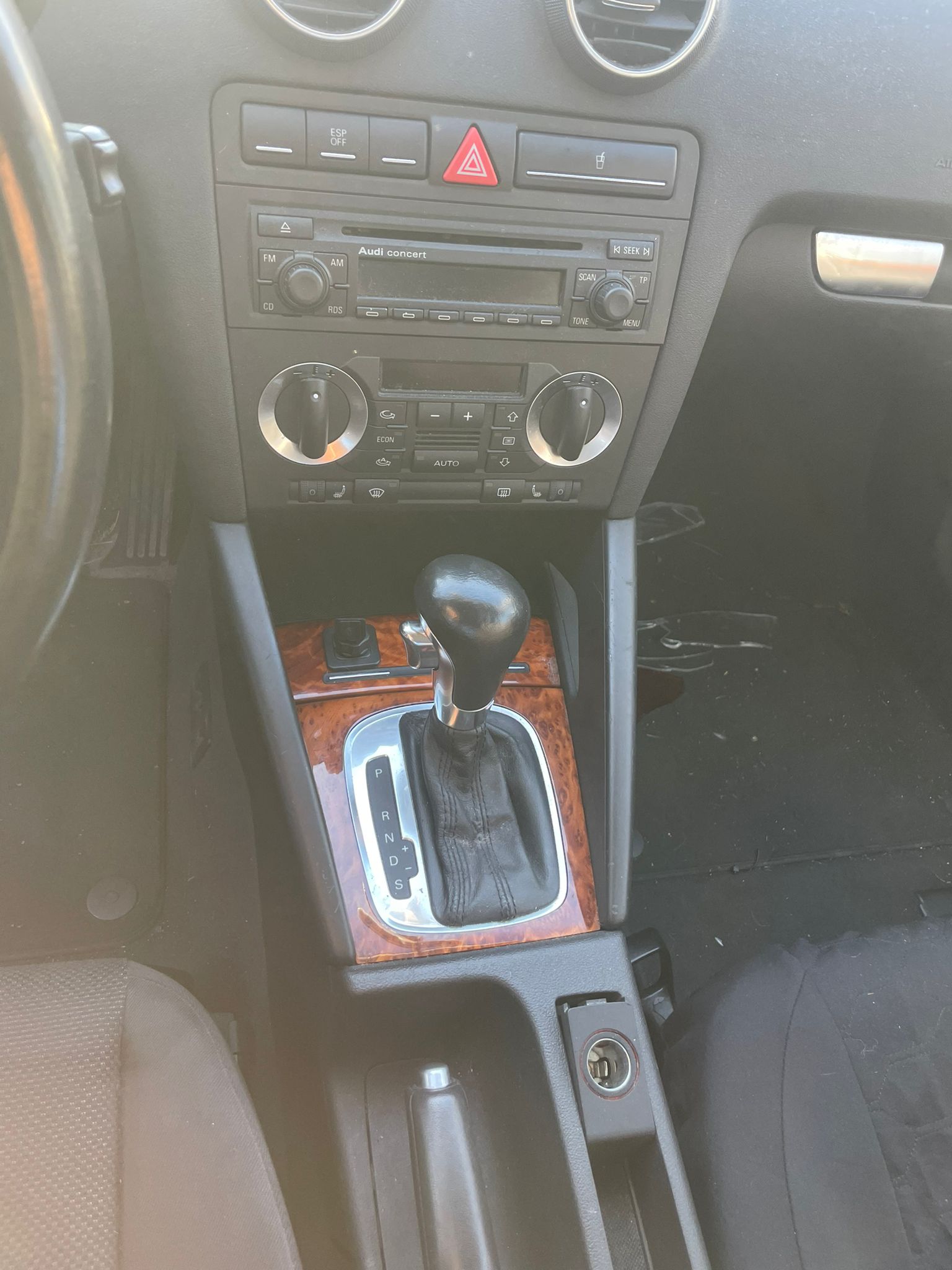 AUDI A3 Sportback 2.0 Turbo FSI Ambition-image-12