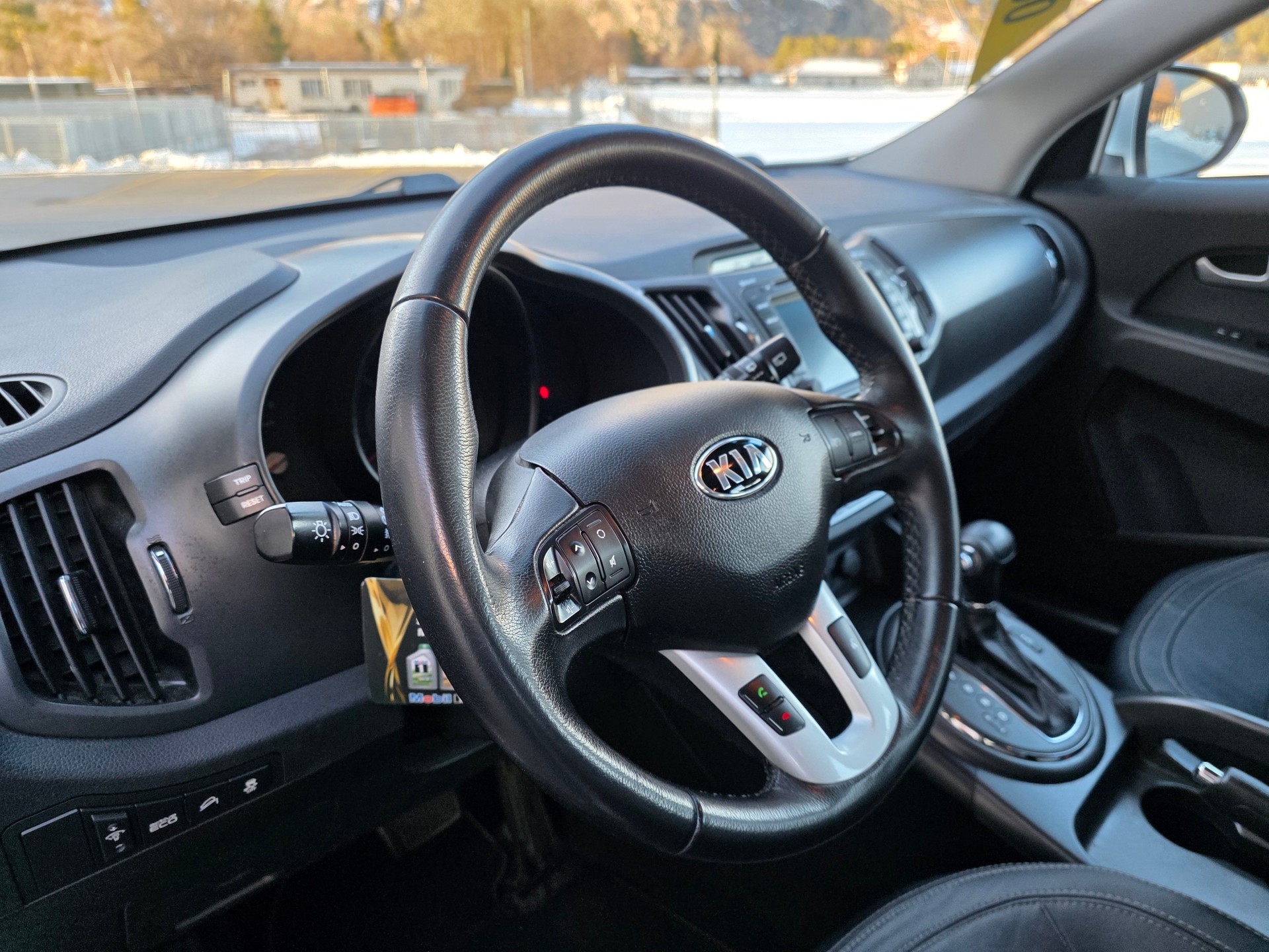 KIA Sportage 2.0 CRDi Style 4WD Automatic-image-17
