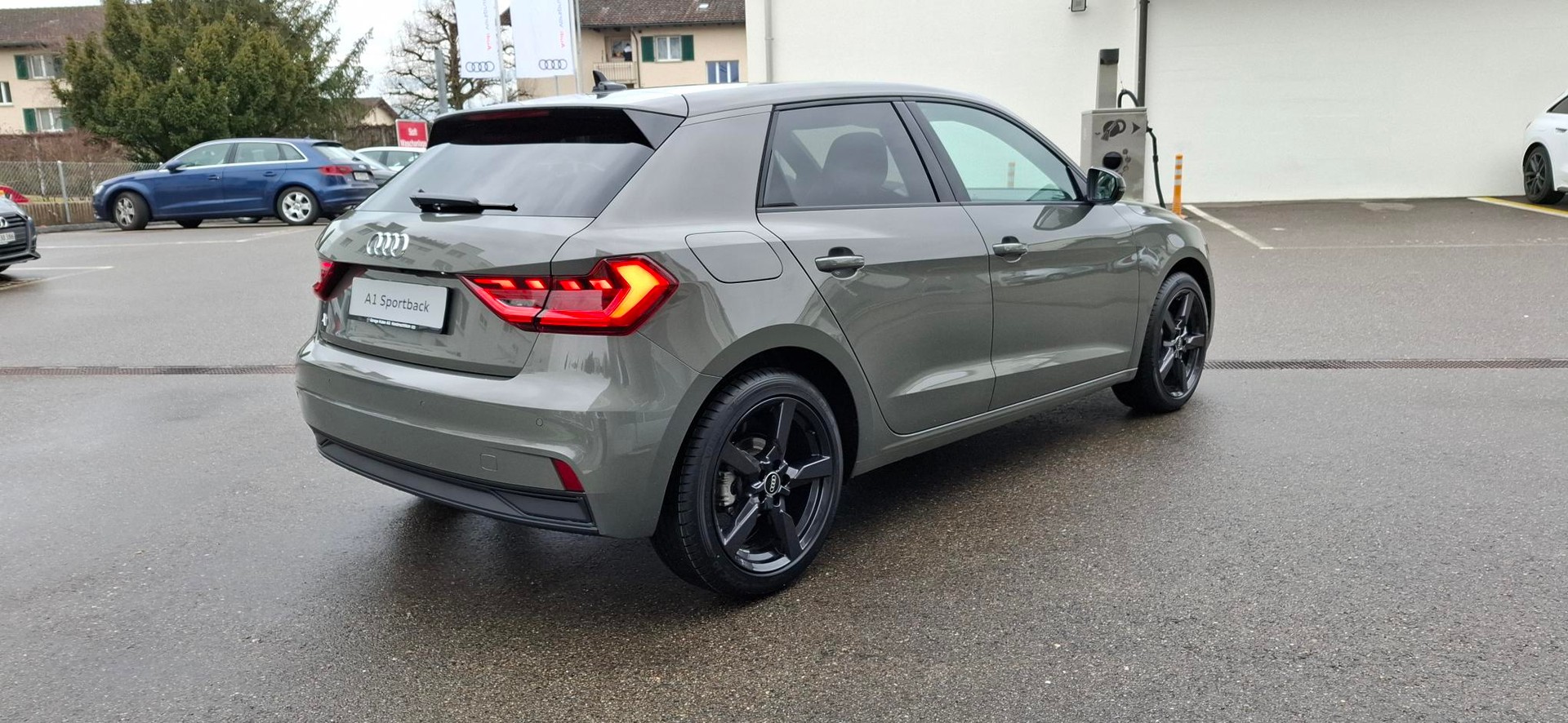 AUDI A1 Sportback 30 TFSI Attraction S-tronic-image-3