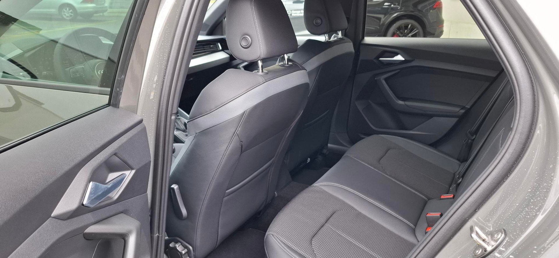 AUDI A1 Sportback 30 TFSI Attraction S-tronic-image-9