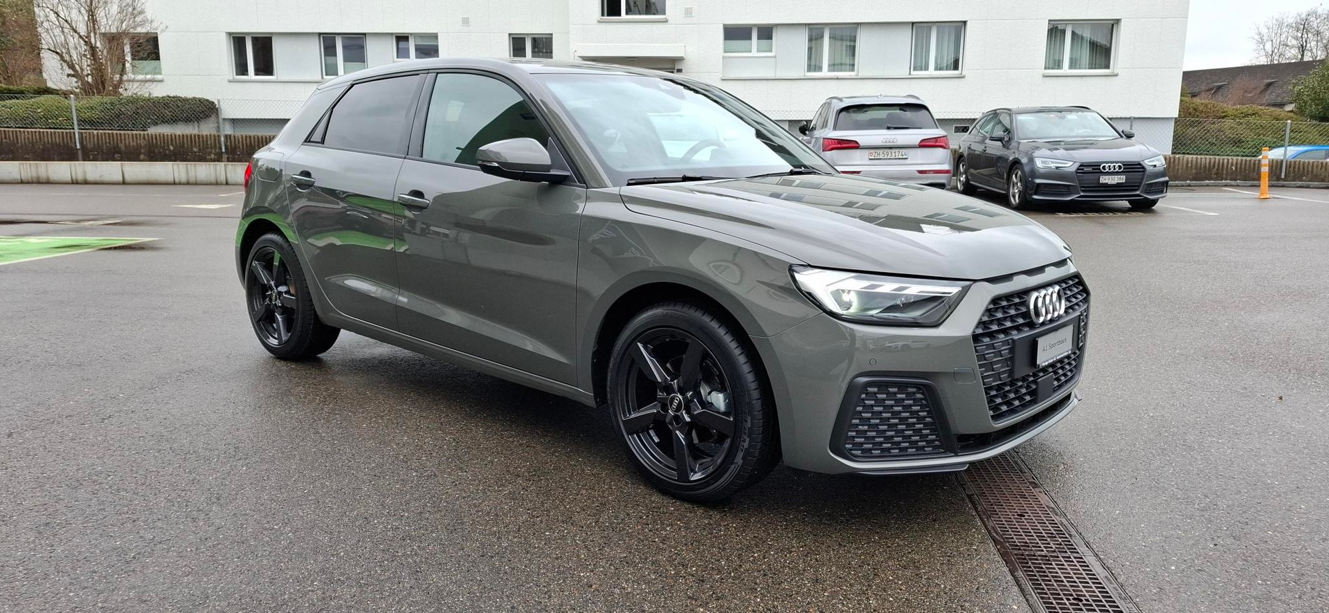 AUDI A1 Sportback 30 TFSI Attraction S-tronic-image-4