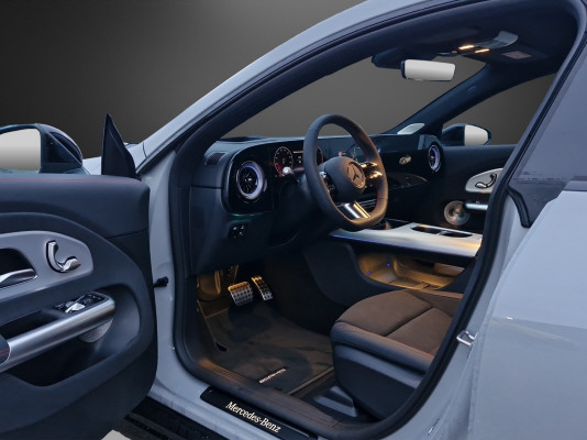 MERCEDES-BENZ CLA 220 8G-DCT 4Matic-image-7