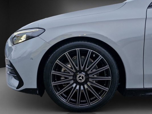 MERCEDES-BENZ CLA 220 8G-DCT 4Matic-image-3