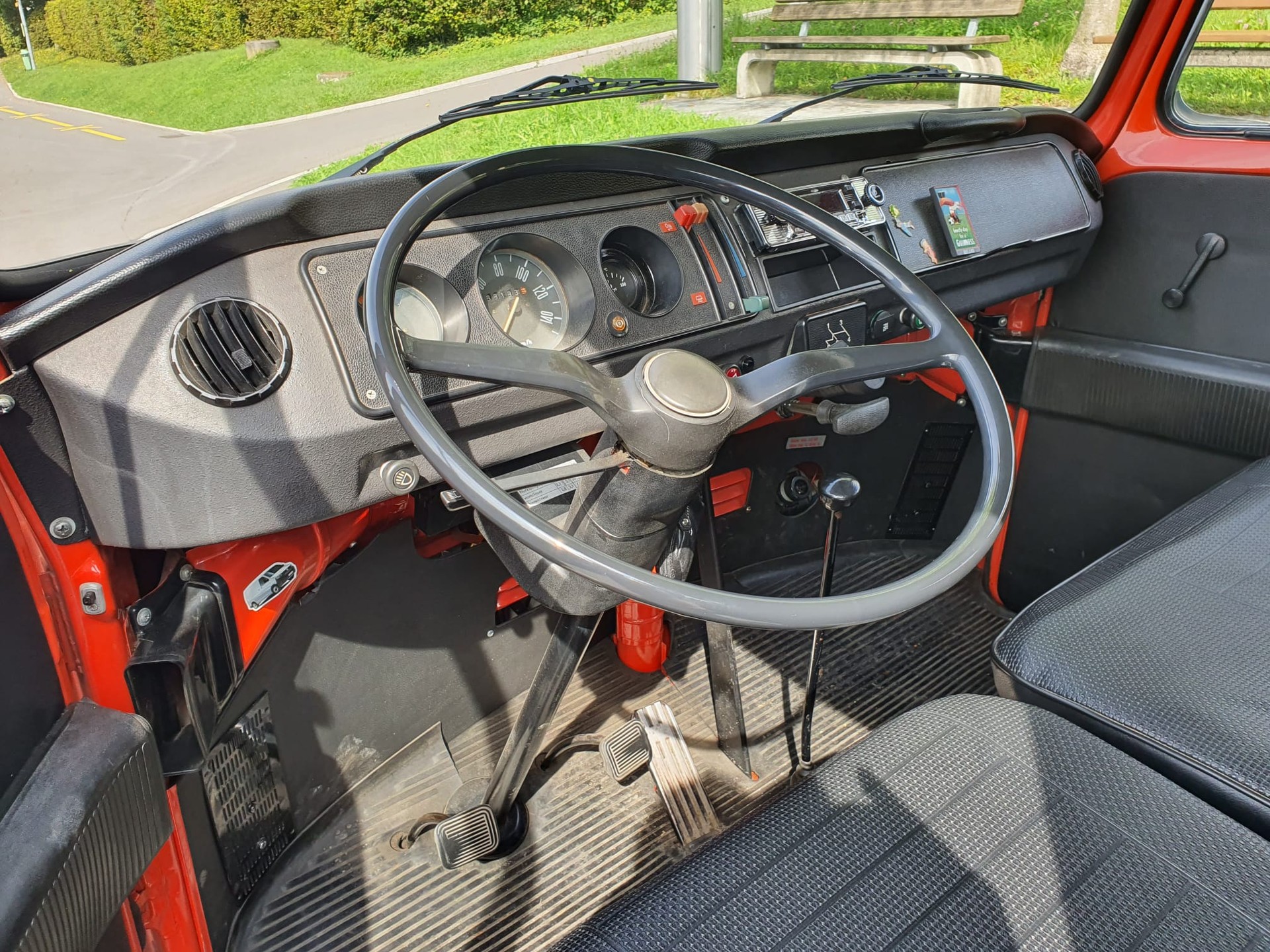 VW T2b-image-2
