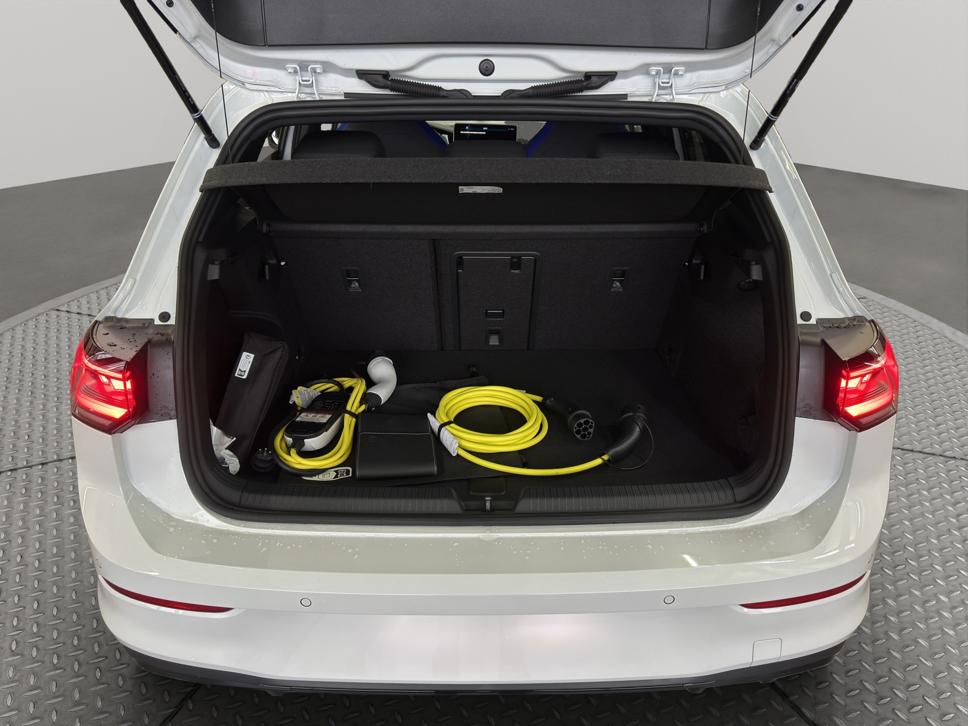 VW Golf 1.5 TSI PHEV GTE-image-14