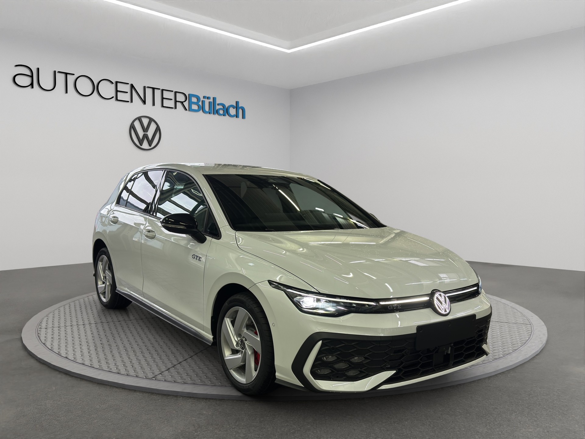 VW Golf 1.5 TSI PHEV GTE-image-2