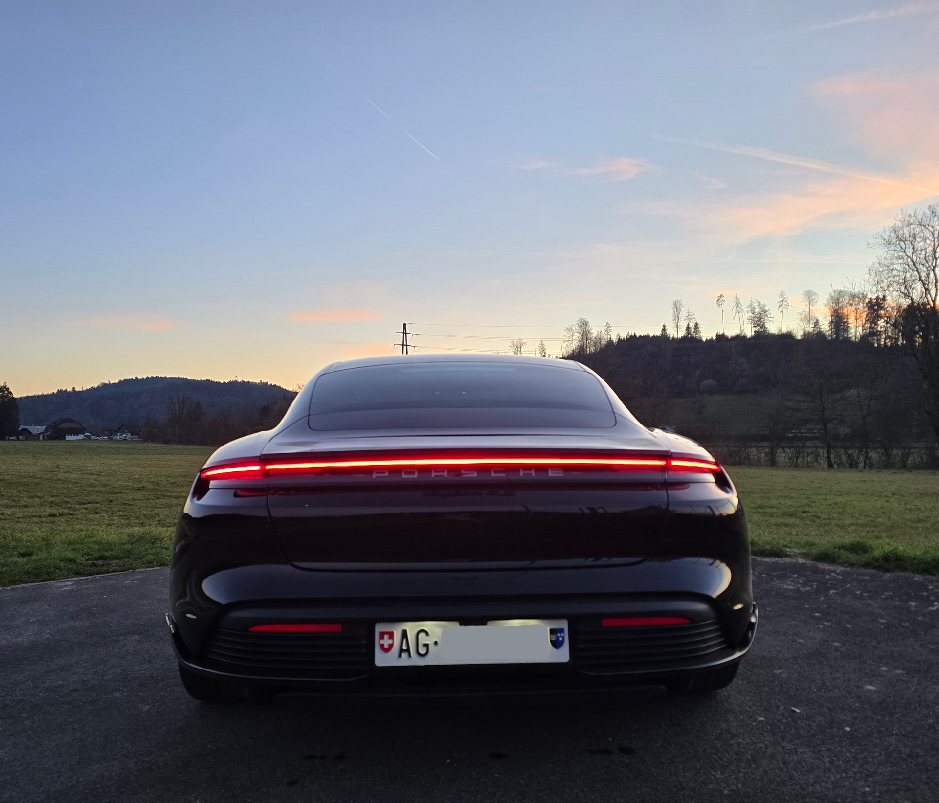 PORSCHE Taycan 4S-image-3