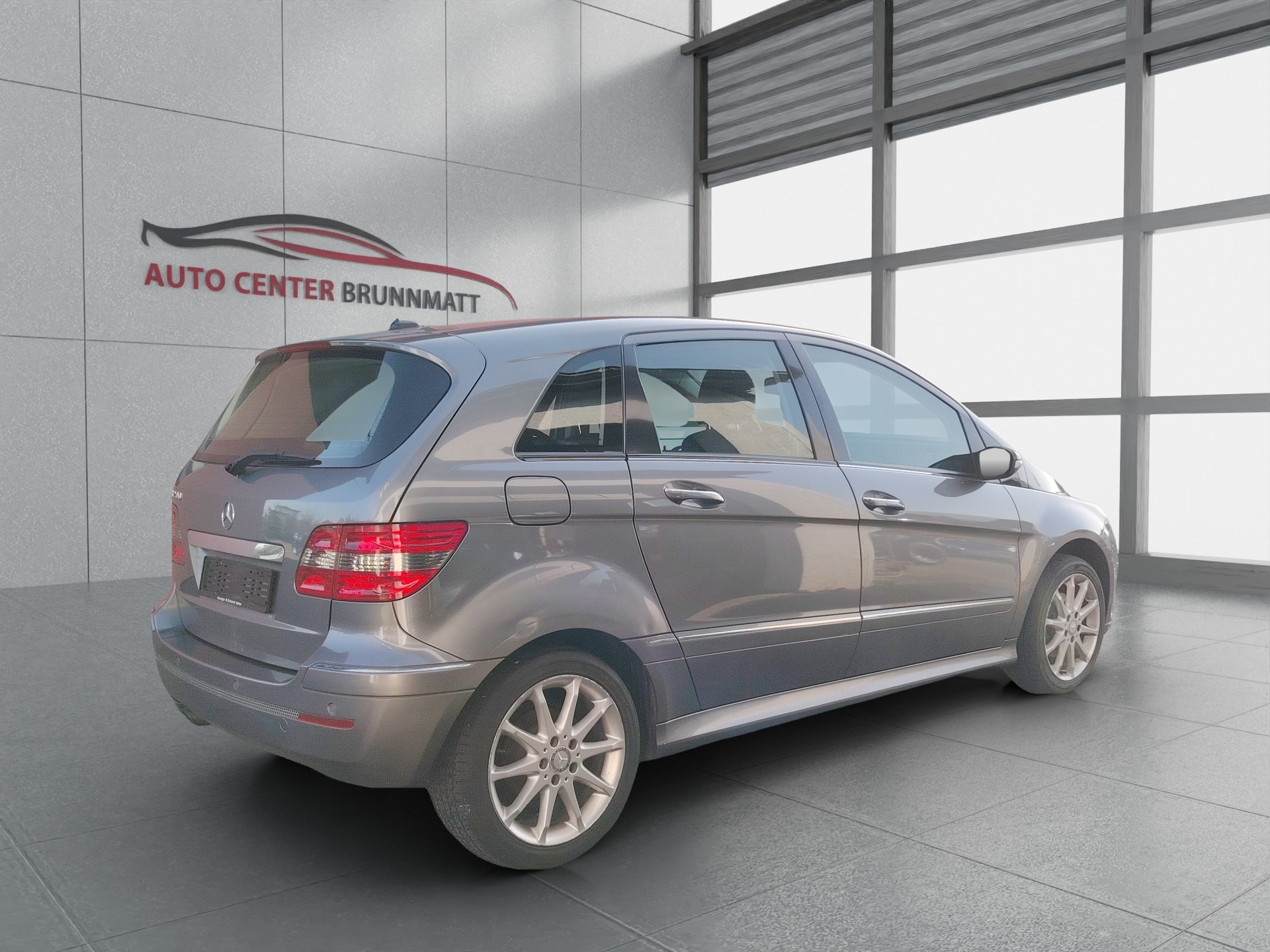 MERCEDES-BENZ B 200 T-image-4