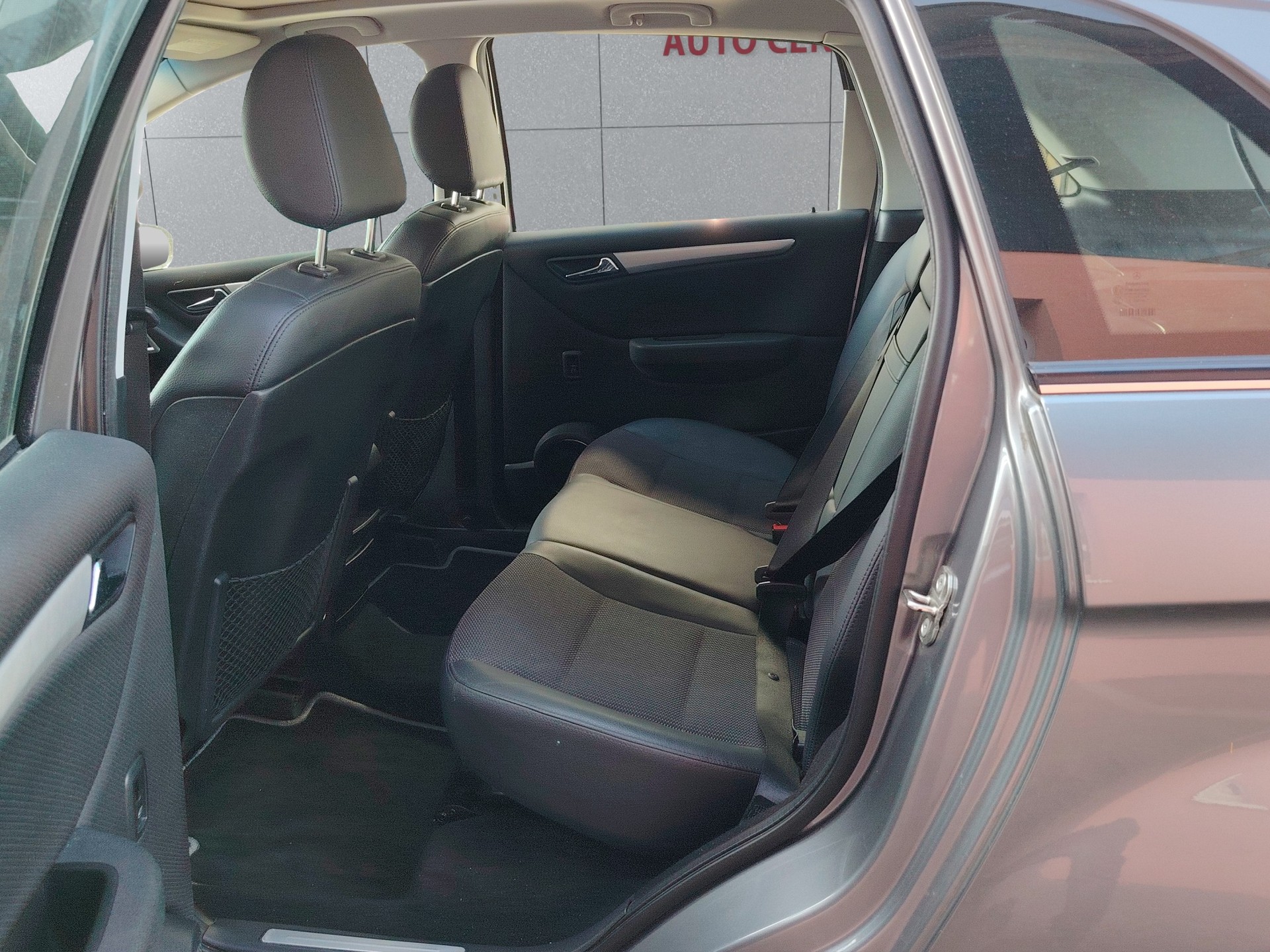 MERCEDES-BENZ B 200 T-image-6