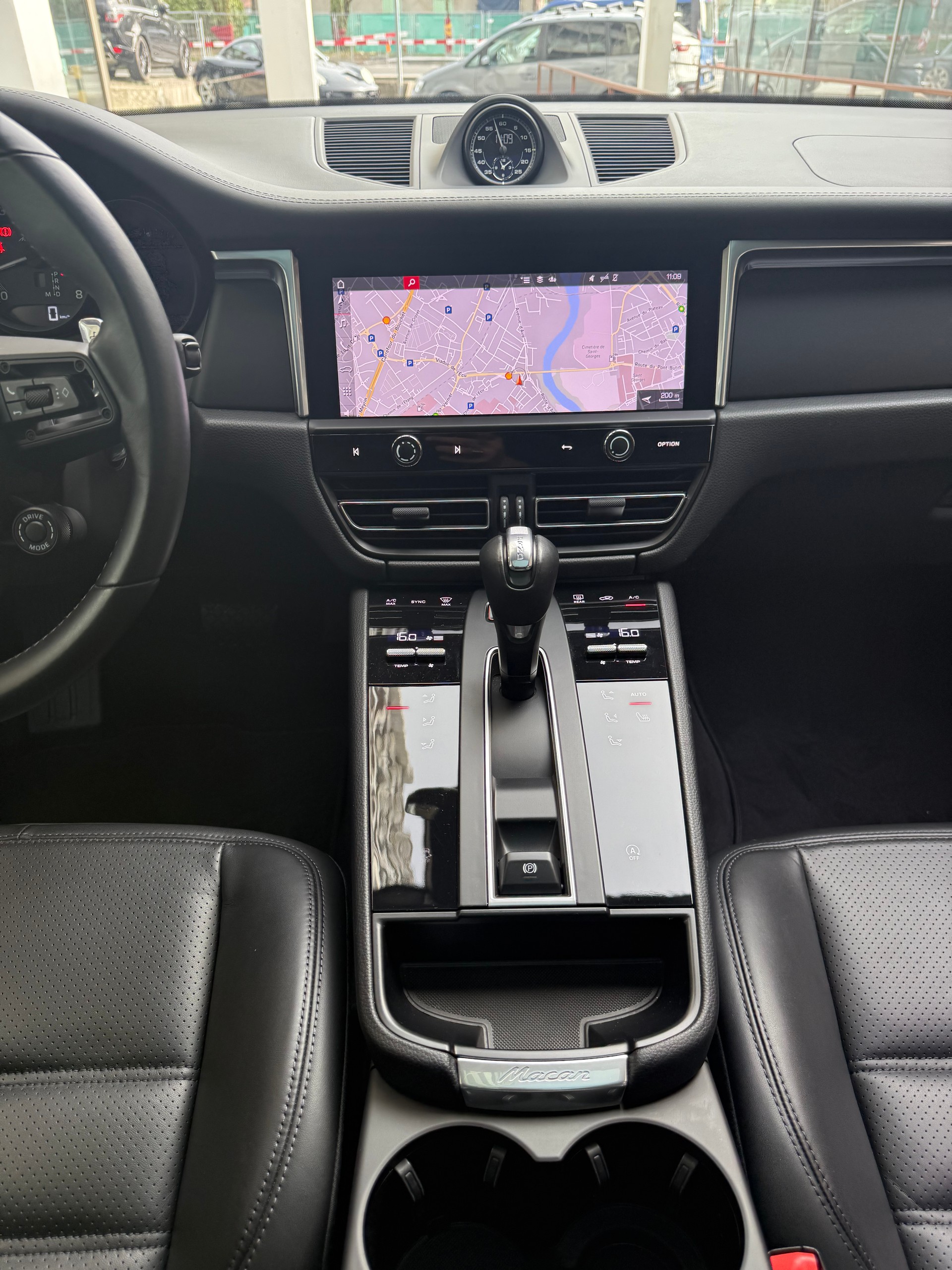PORSCHE Macan PDK-image-13