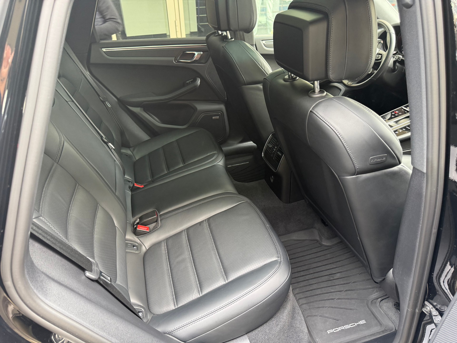 PORSCHE Macan PDK-image-11